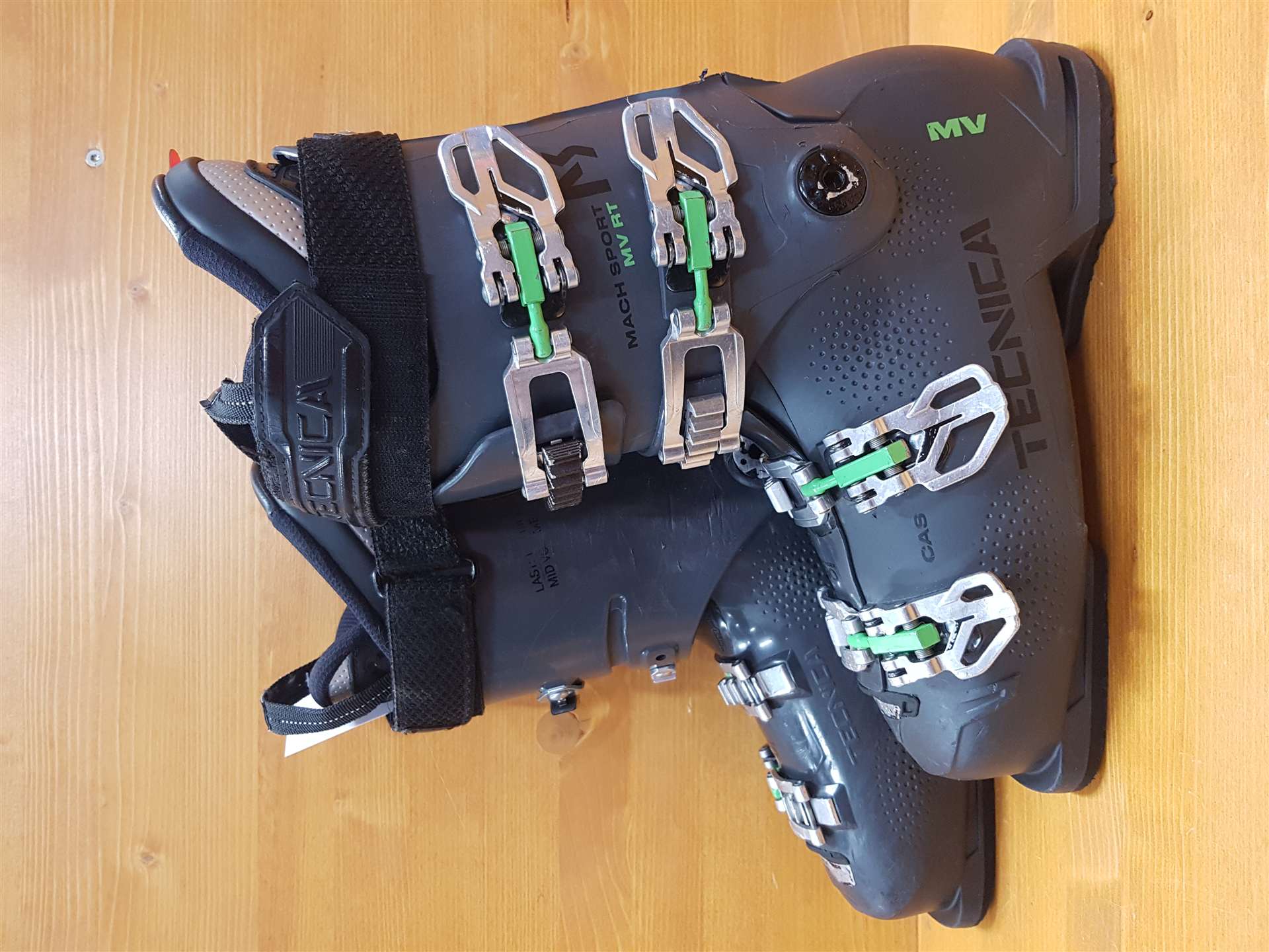 Použité lyžiarky TECNICA Mach Sport MV RT 90
