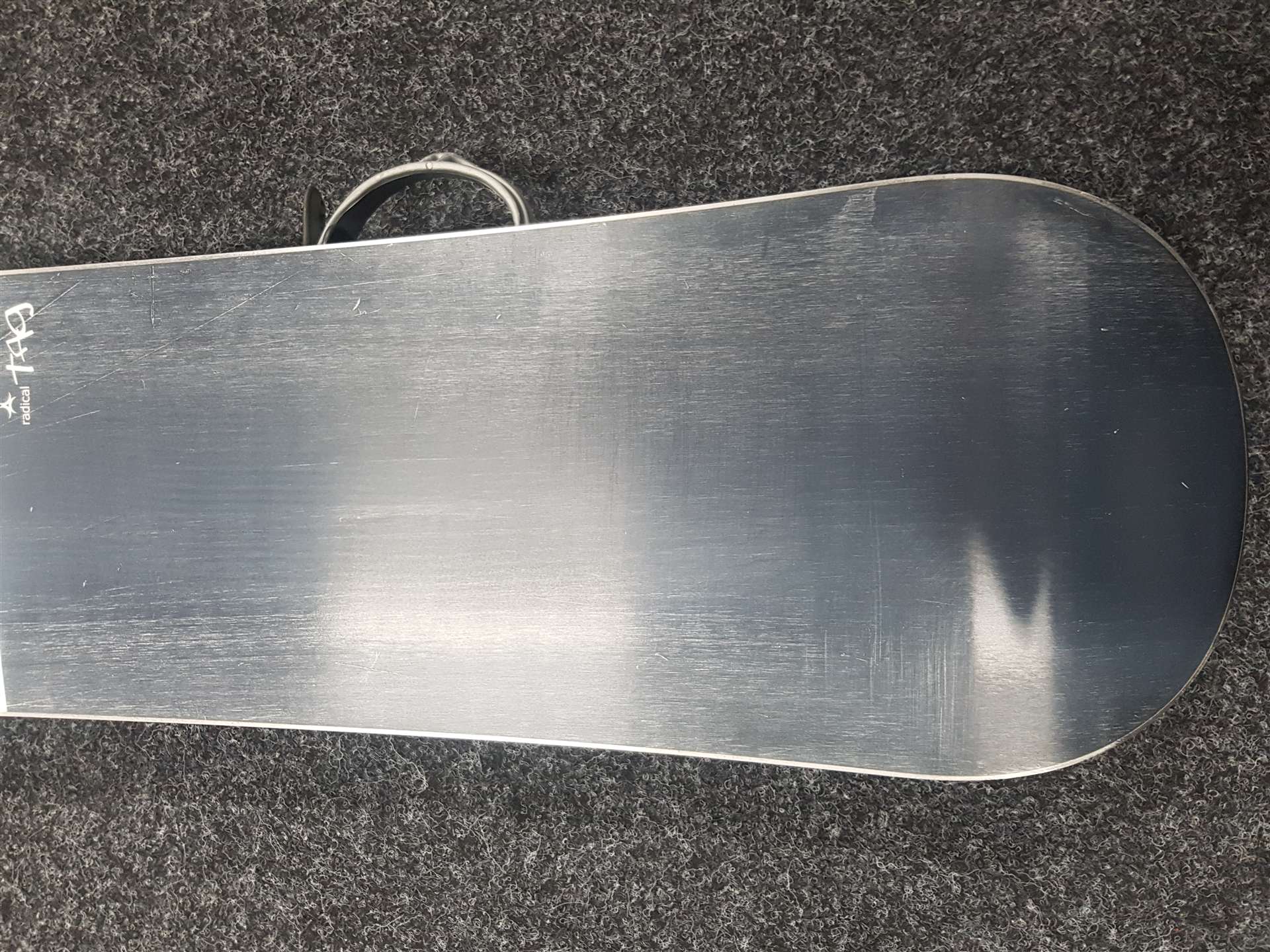 Snowboard RADICAL Tag d'occasion + fixations Radical taille M