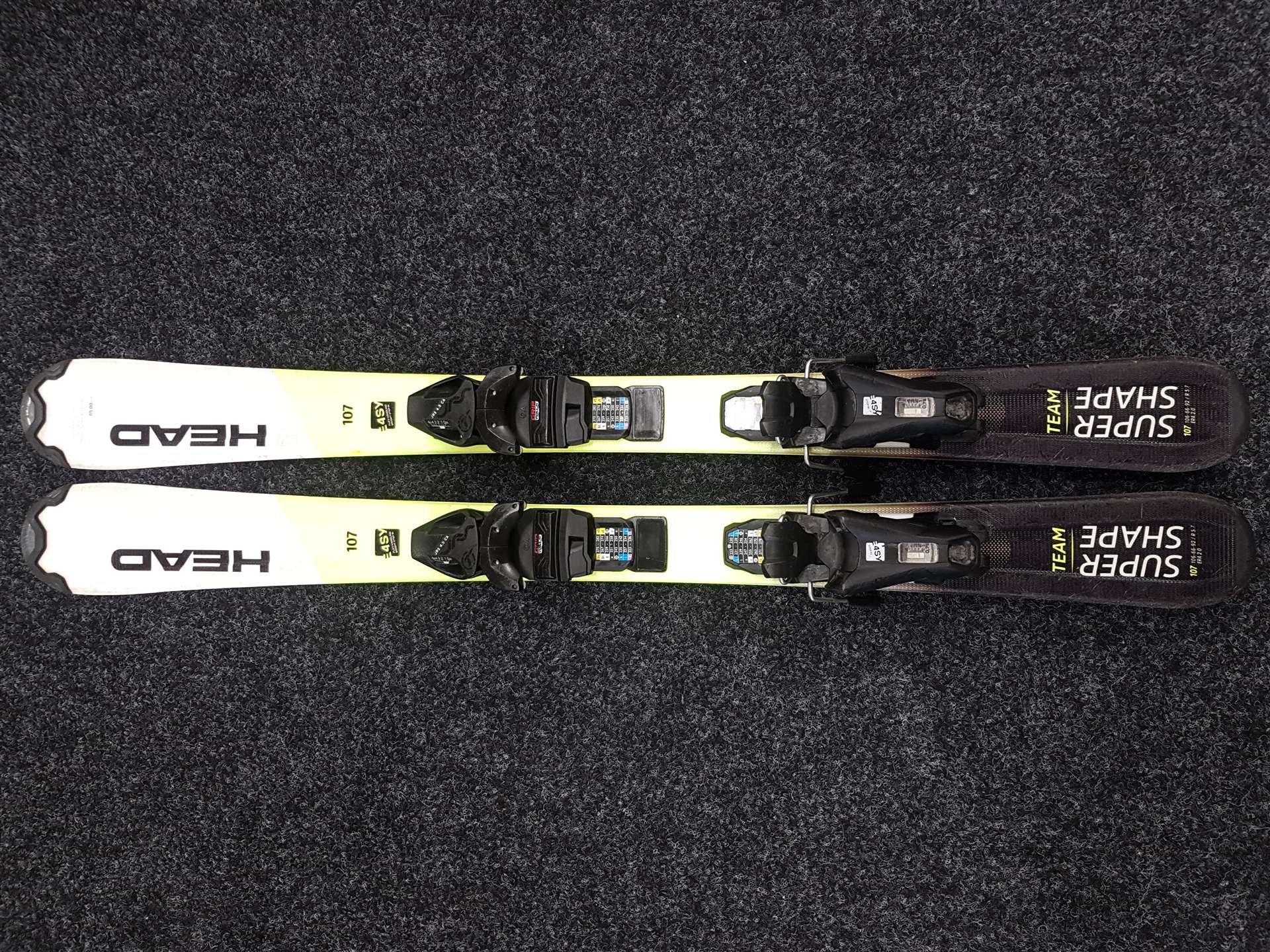 Używane narty dziecięce HEAD Supershape Team + wiązania Tyrolia JRS 4.5 CA