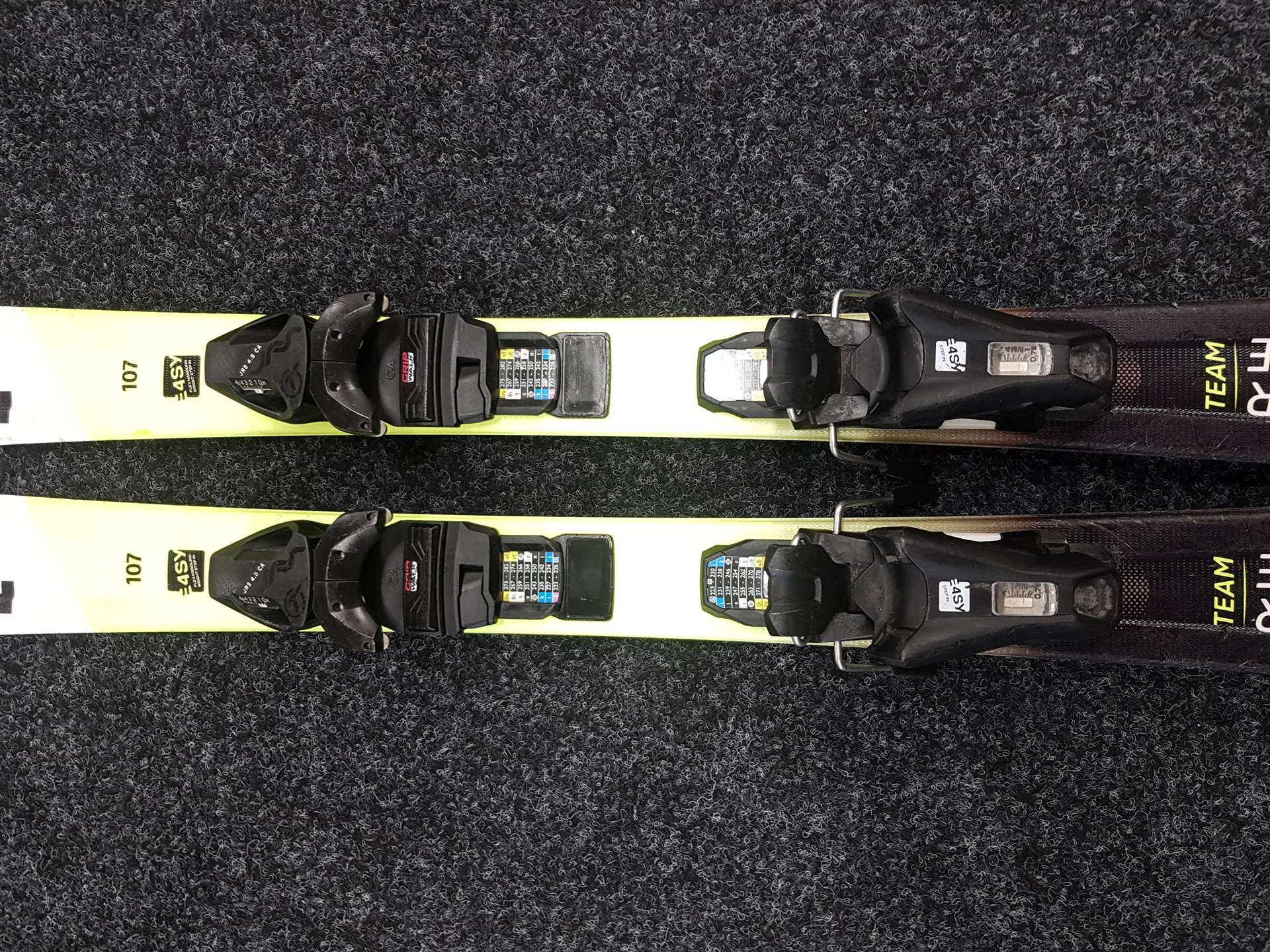 Używane narty dziecięce HEAD Supershape Team + wiązania Tyrolia JRS 4.5 CA