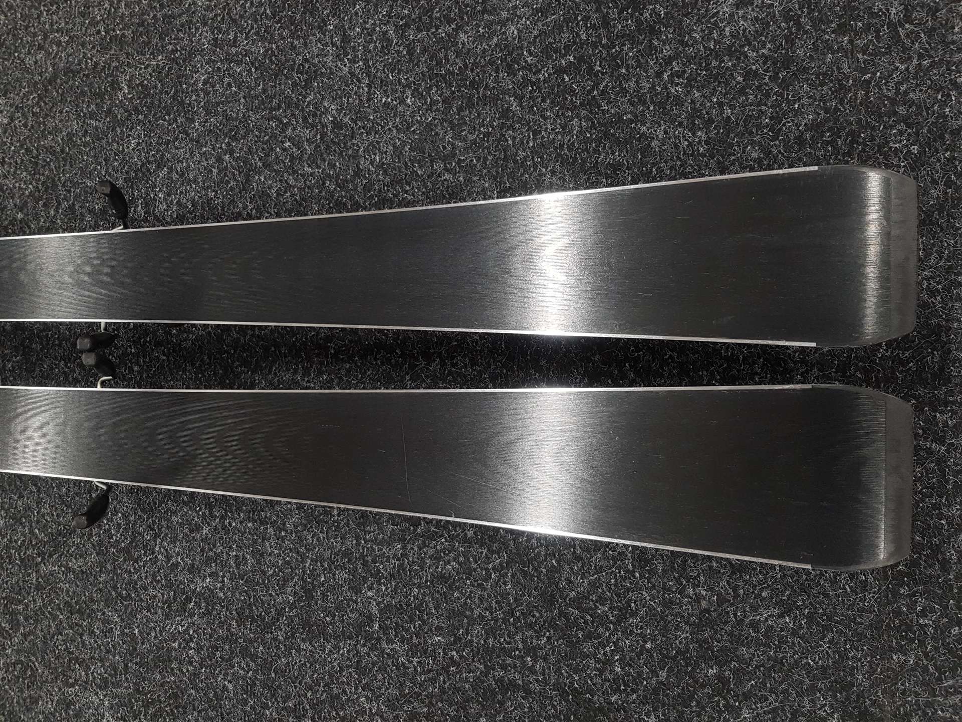 Esquís usados ELAN Element 74 + fijaciones Elan EL 10