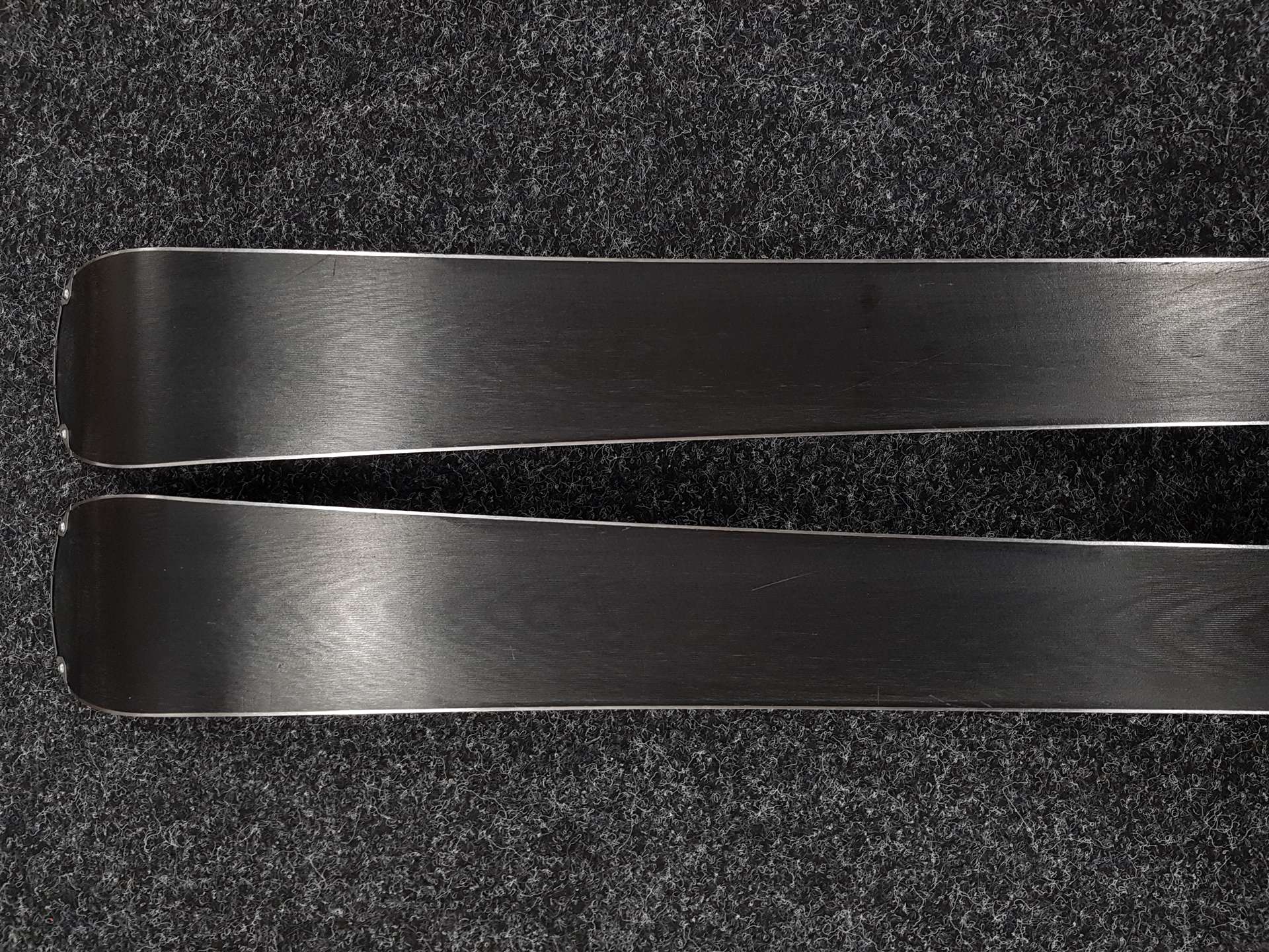 Sci usati ROSSIGNOL React 2 Carbon + attacchi Look Xpress 10