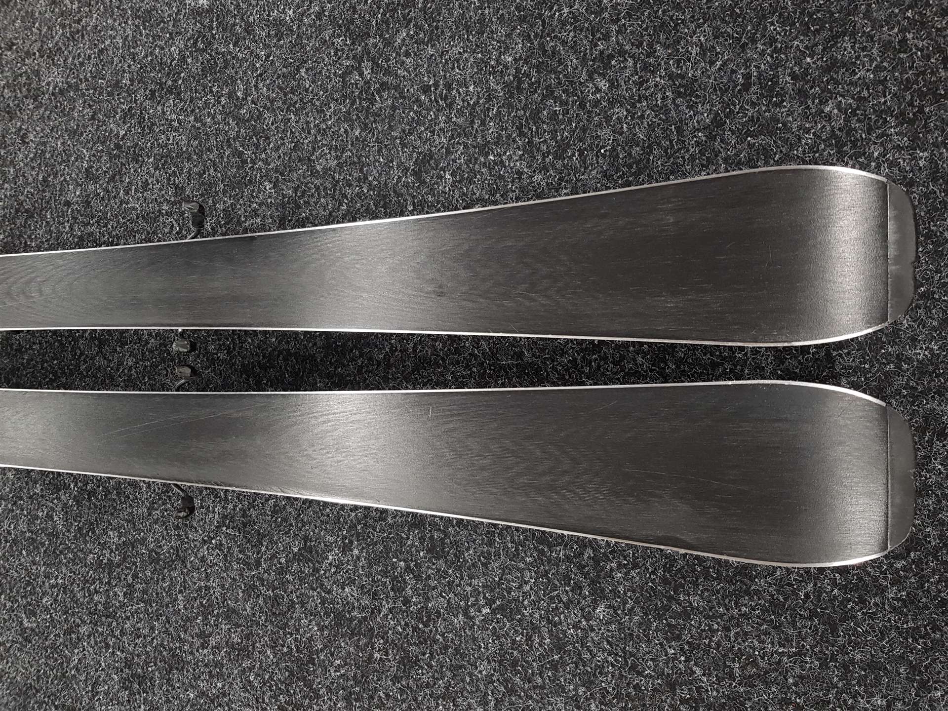 Sci usati ROSSIGNOL React 2 Carbon + attacchi Look Xpress 10