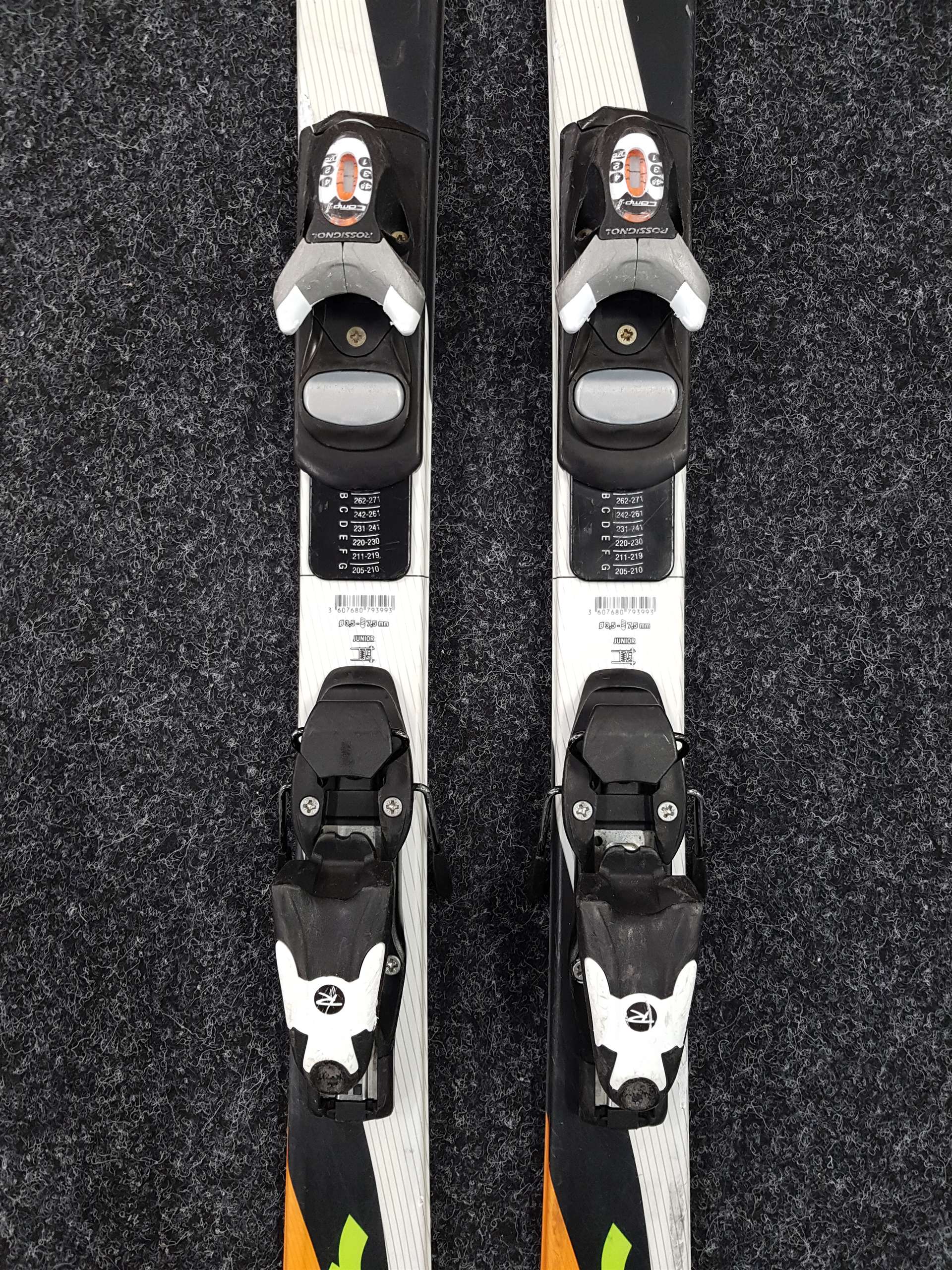 Skis enfant d'occasion ROSSIGNOL Radical JR + fixations Rossignol Comp J 4.5