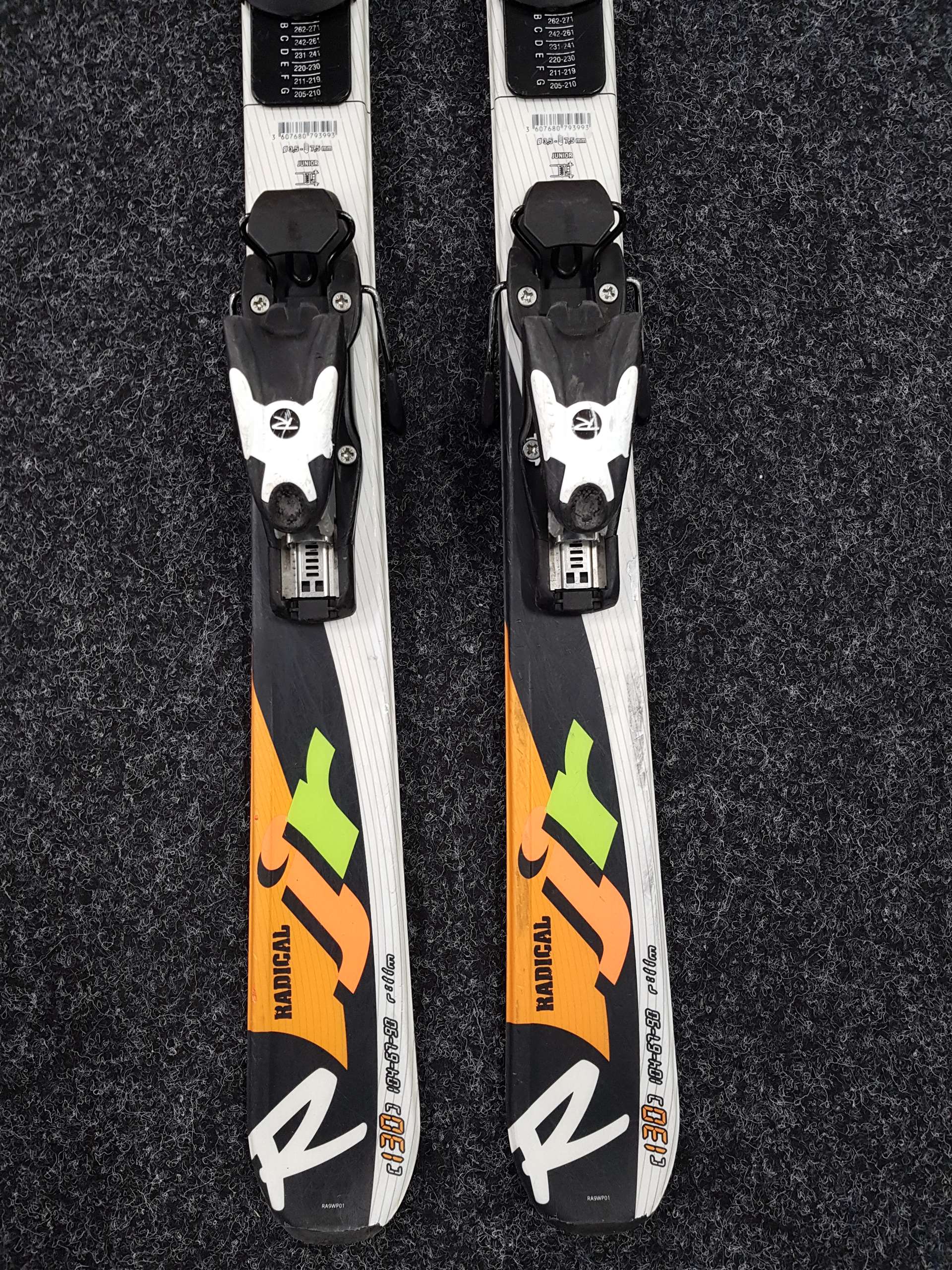 Skis enfant d'occasion ROSSIGNOL Radical JR + fixations Rossignol Comp J 4.5
