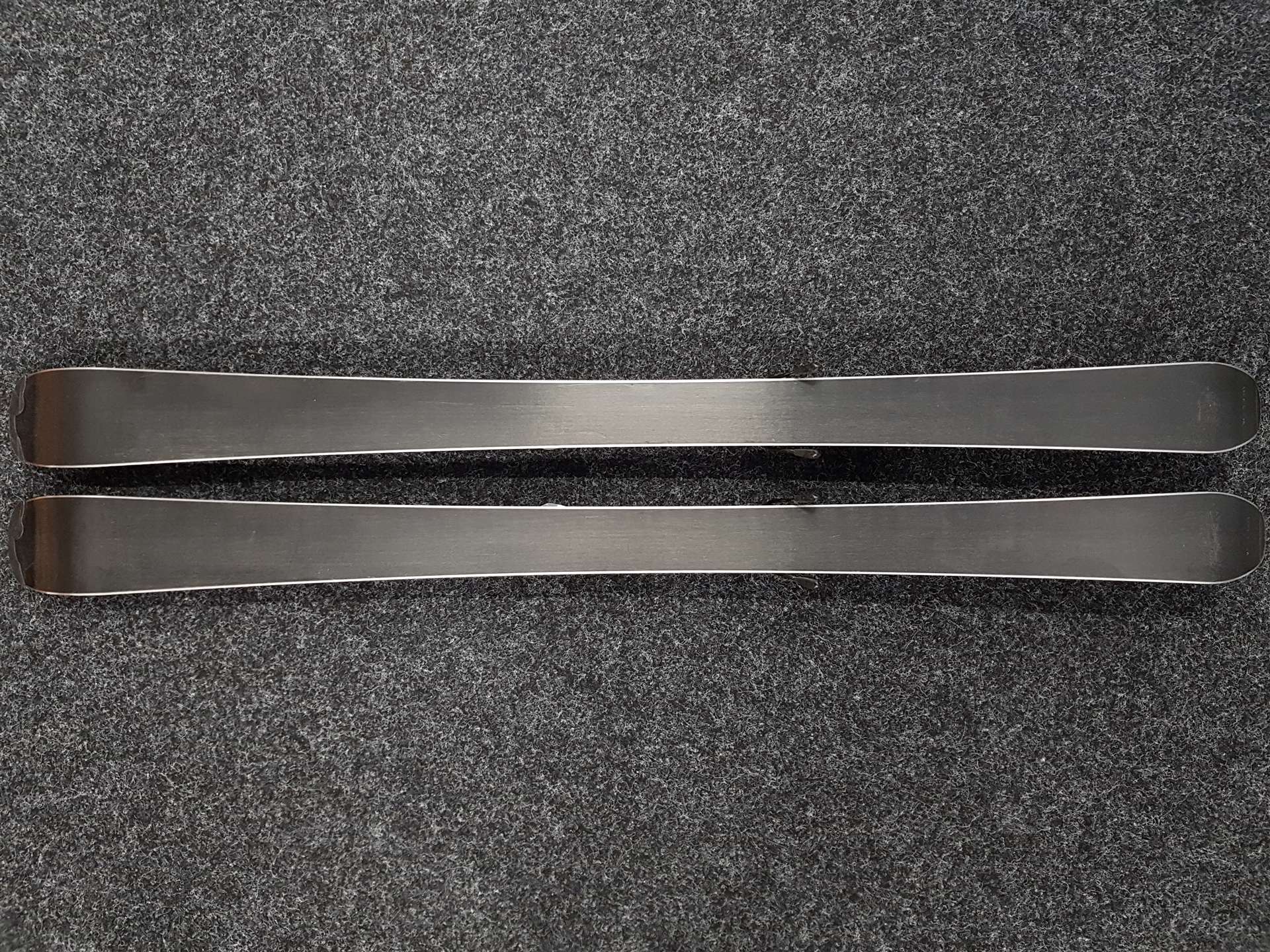 Skis enfant d'occasion ROSSIGNOL Radical JR + fixations Rossignol Comp J 4.5