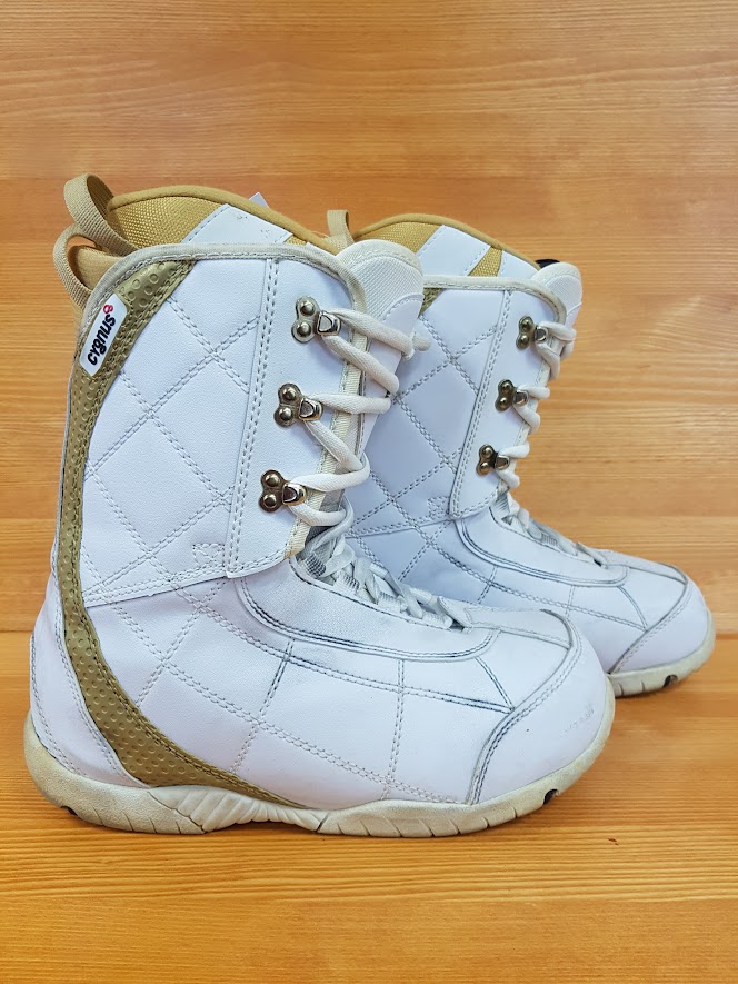 Použité snowboardové boty CYGNUS 8