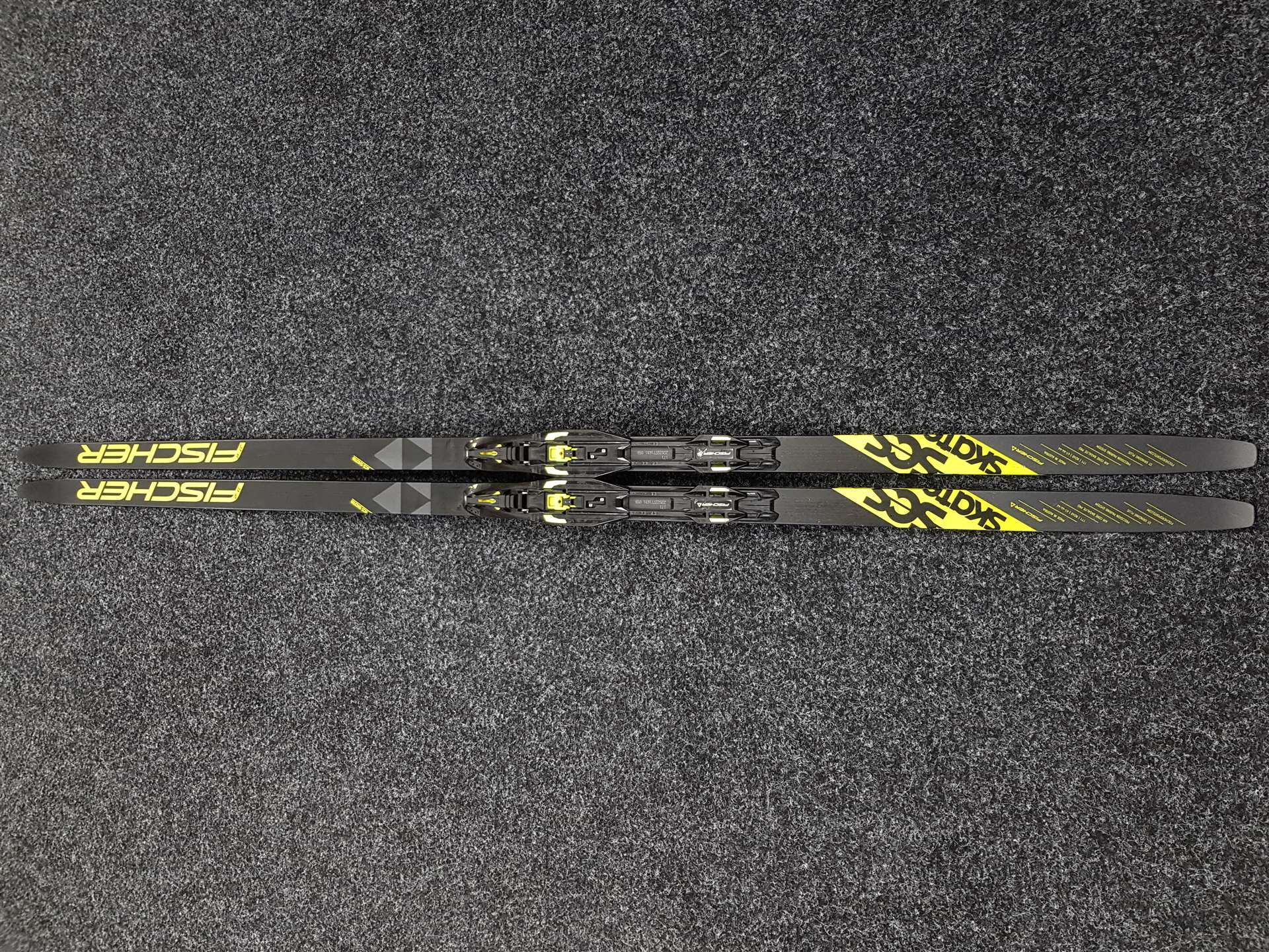 Gebrauchte Fischer SCS Skate Langlaufski + Fischer NNN Bindungen