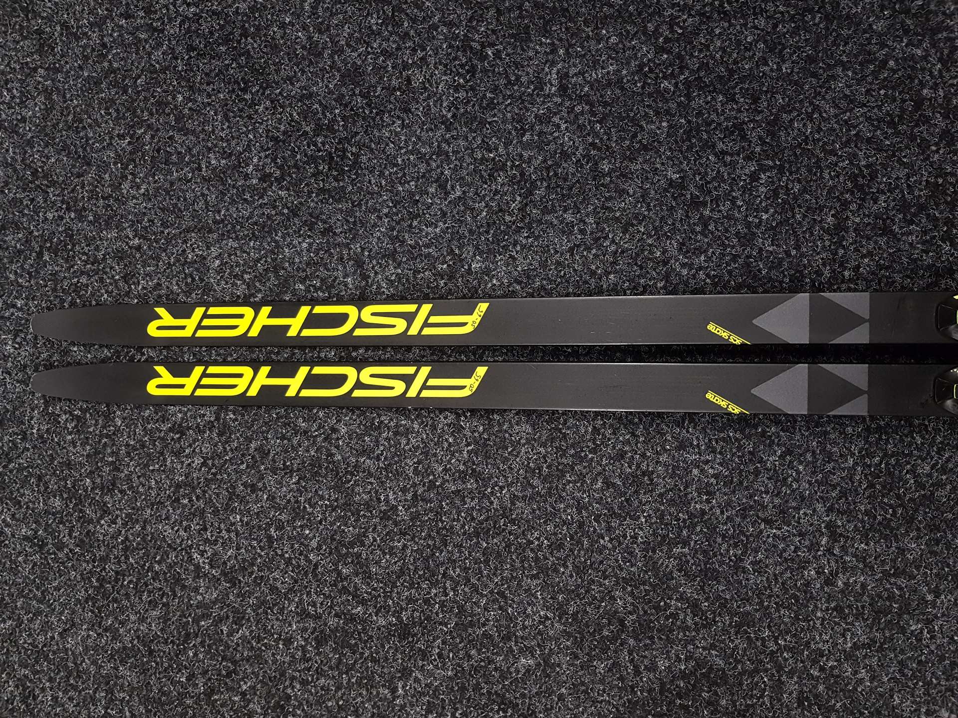 Gebrauchte Fischer SCS Skate Langlaufski + Fischer NNN Bindungen
