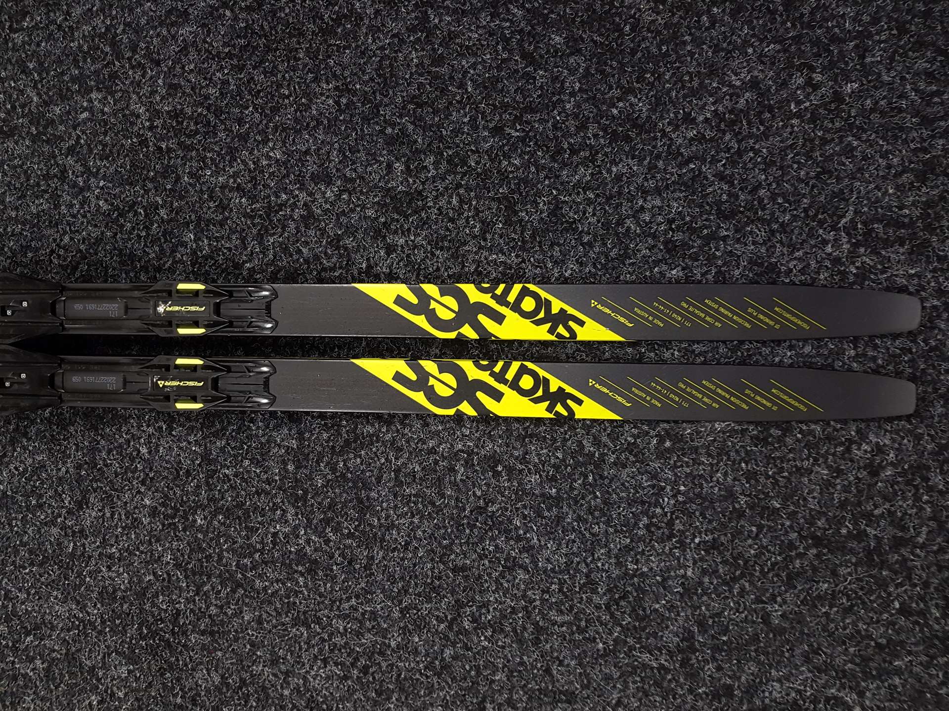 Gebrauchte Fischer SCS Skate Langlaufski + Fischer NNN Bindungen