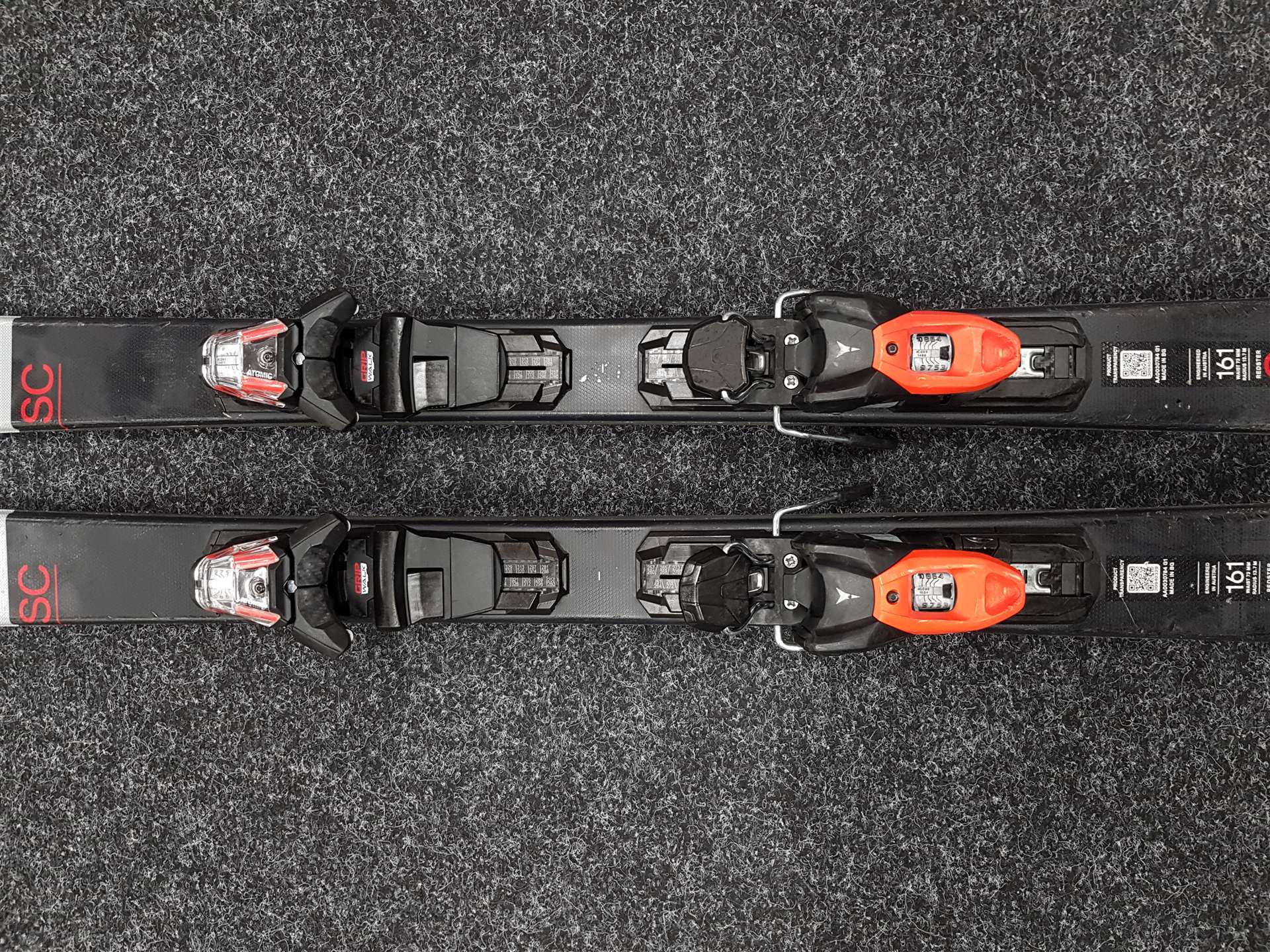 Gebruikte ATOMIC Redster SC ski's + Atomic 10 bindingen