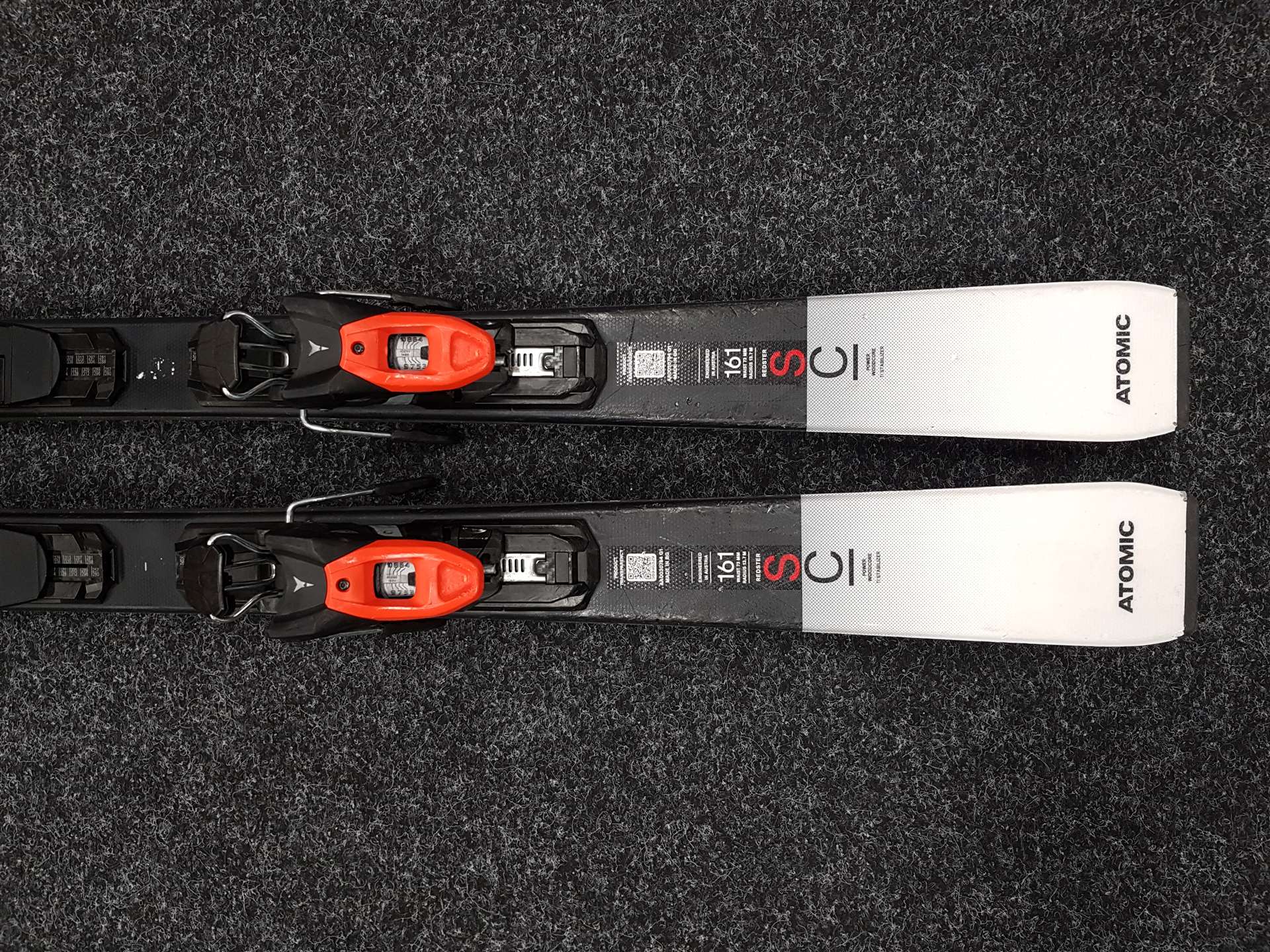 Gebruikte ATOMIC Redster SC ski's + Atomic 10 bindingen