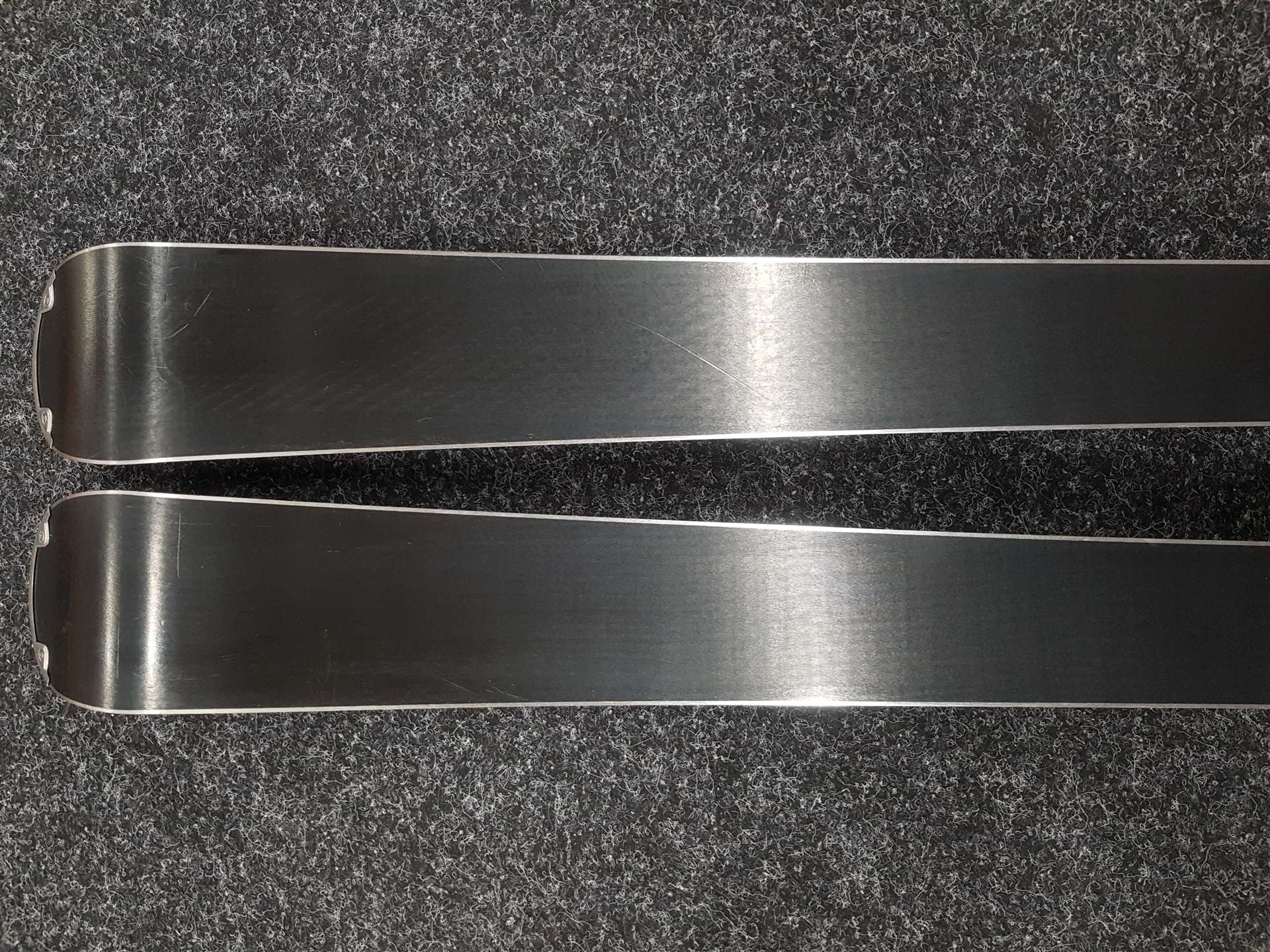Esquís usados ELAN Element 74 + fijaciones Elan EL 10