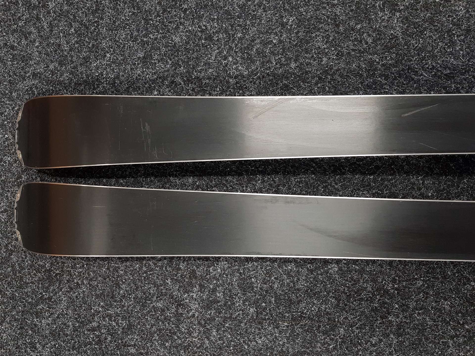 Skis FISCHER Motive d'occasion + fixations Fischer XTR 10