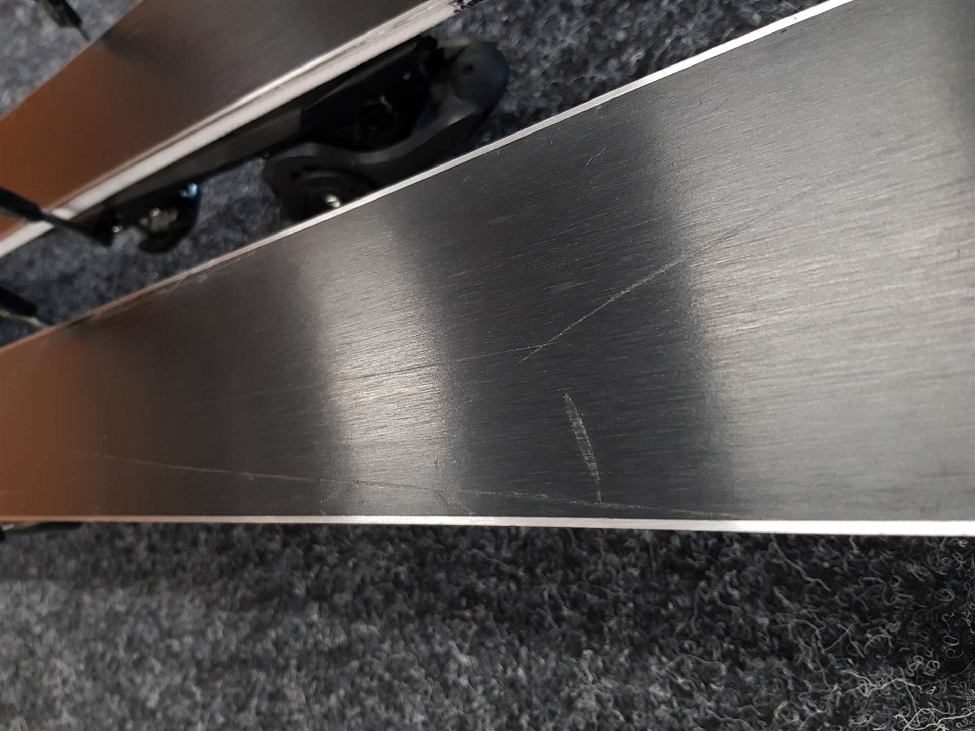 Skis FISCHER Motive d'occasion + fixations Fischer XTR 10