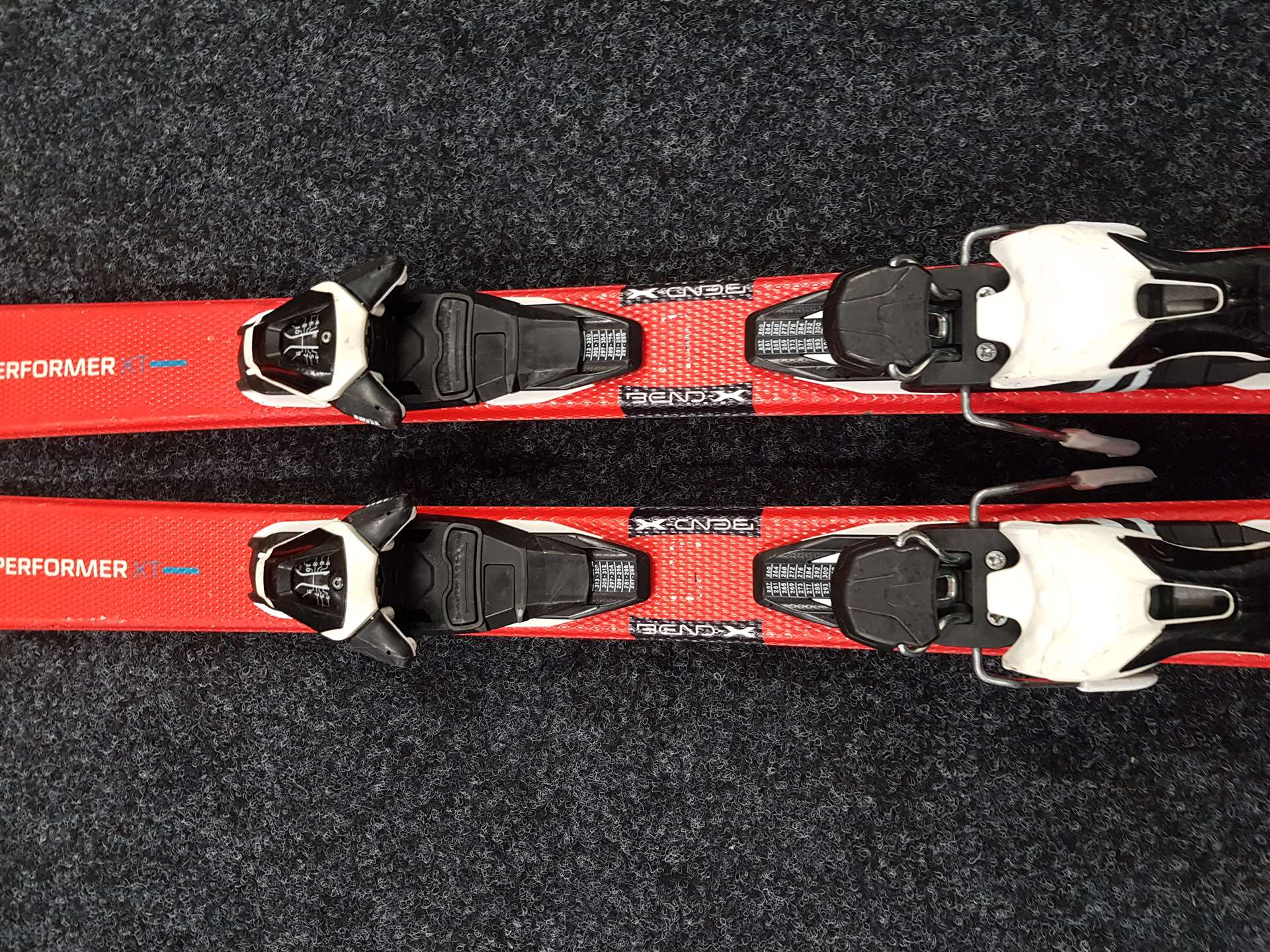 Sci ATOMIC Performer XT usati + attacchi Atomic 10.0