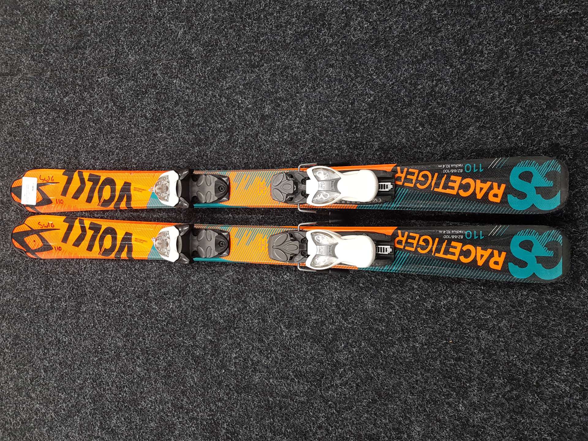 Skis enfant d'occasion VOLKL Racetiger + fixations Marker 4.5