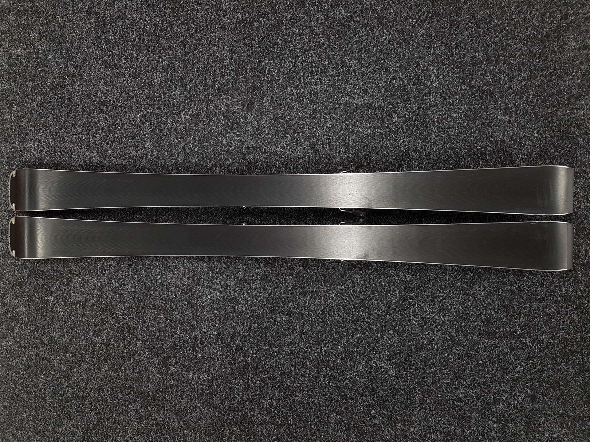 Schiuri ATOMIC Cloud Q9 folosite + legături Atomic M 10