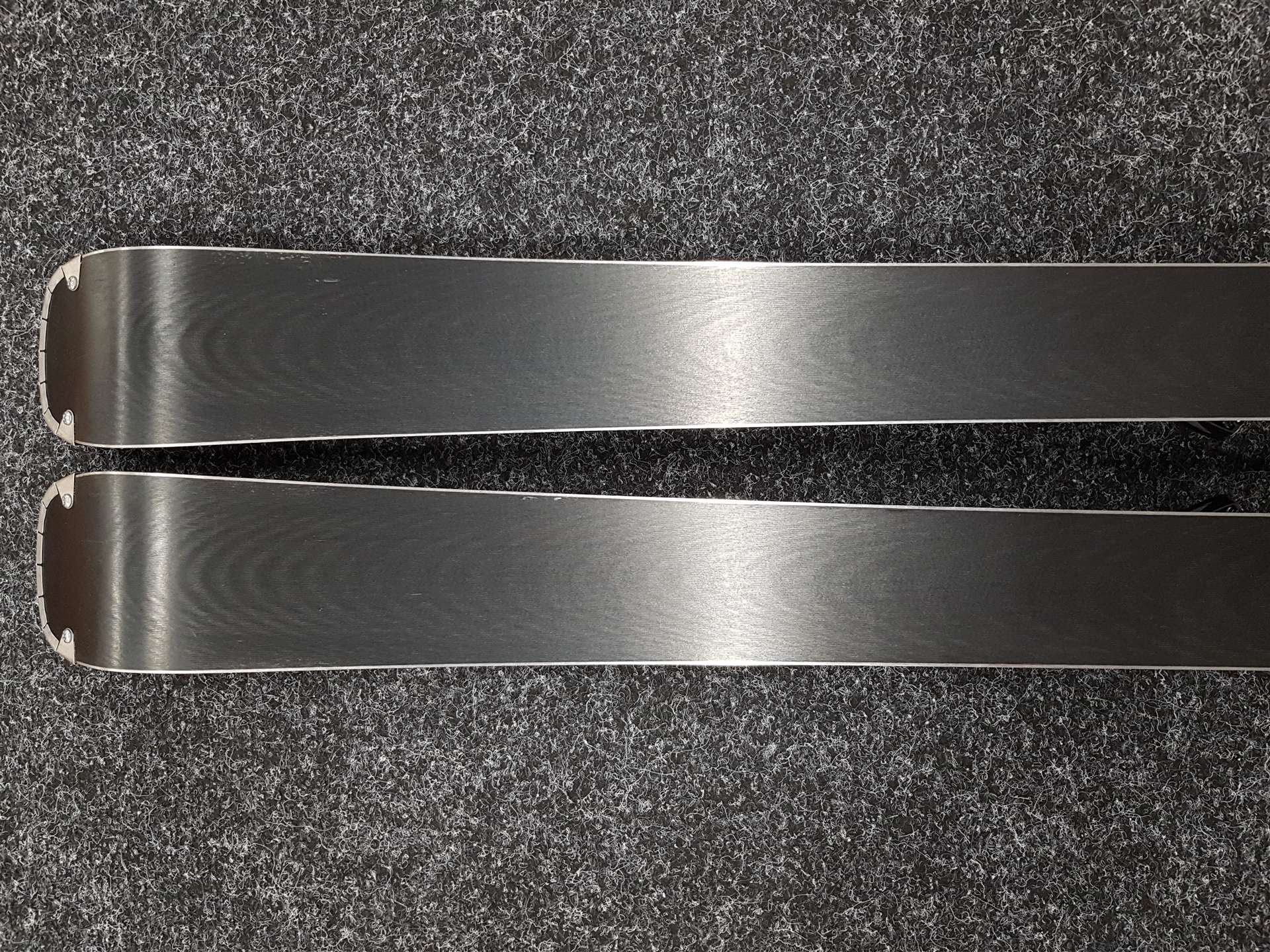Schiuri ATOMIC Cloud Q9 folosite + legături Atomic M 10