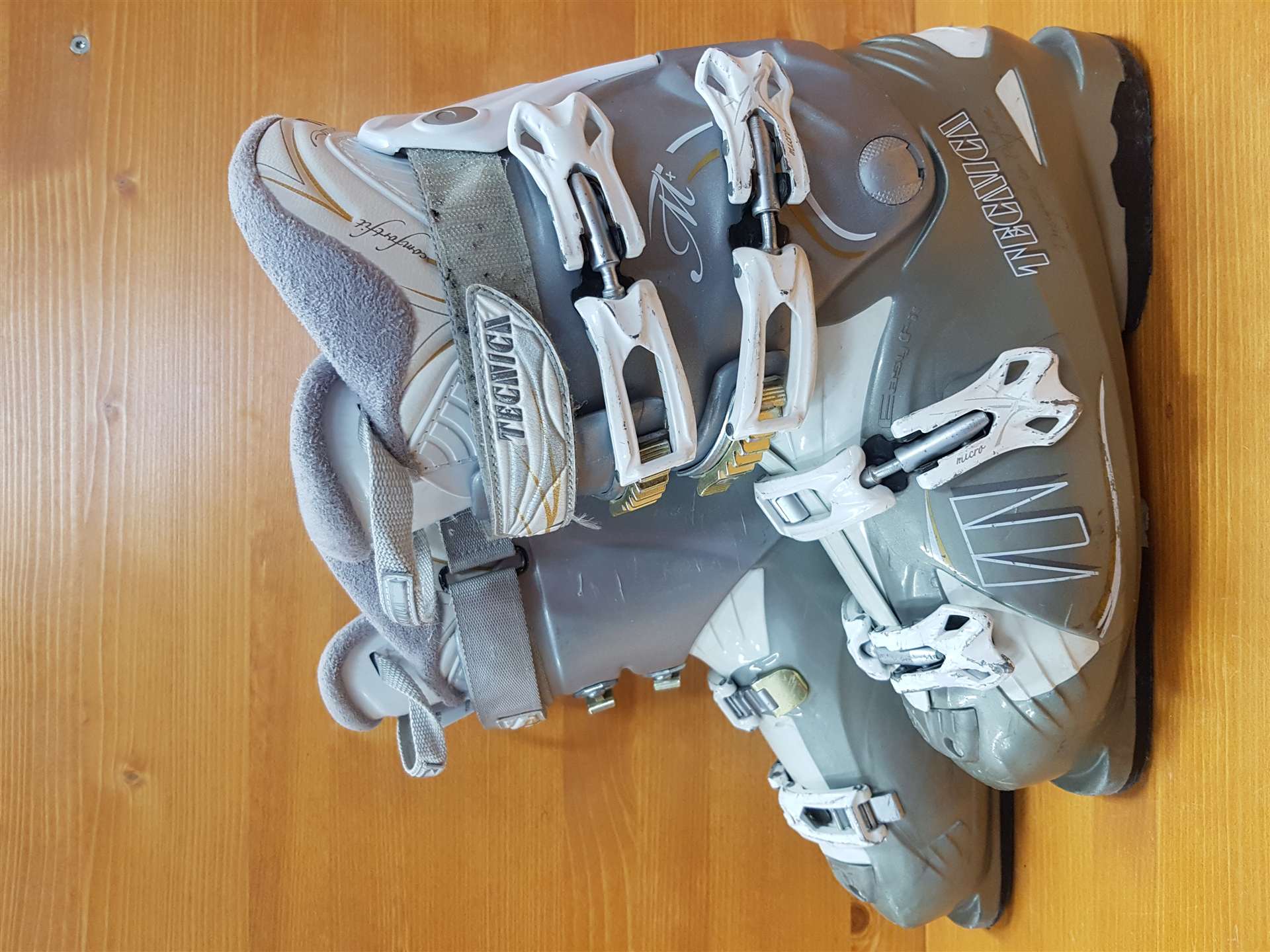 Gebrauchte Skischuhe TECNICA M+