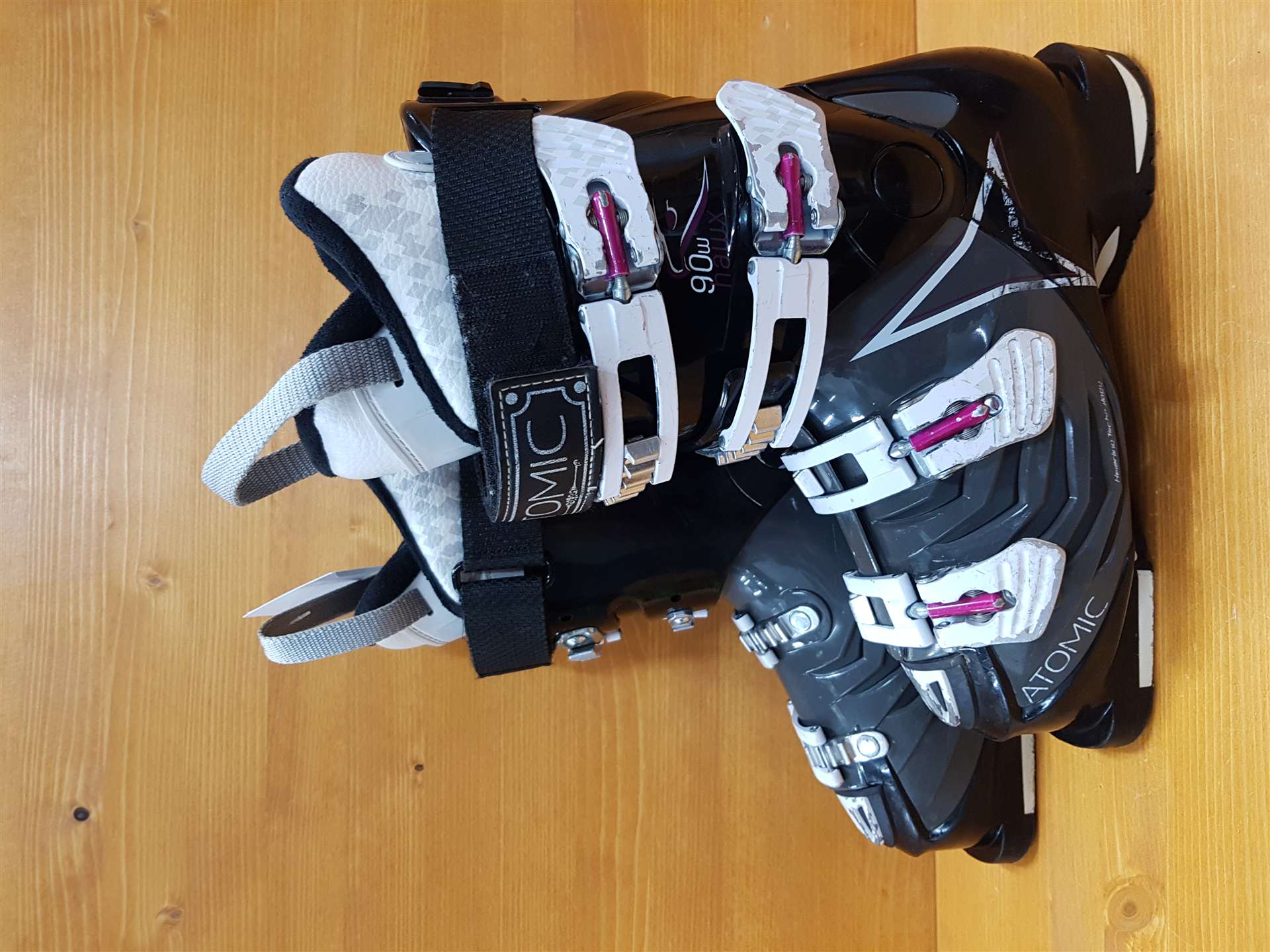 Używane buty narciarskie ATOMIC Hawx 90W