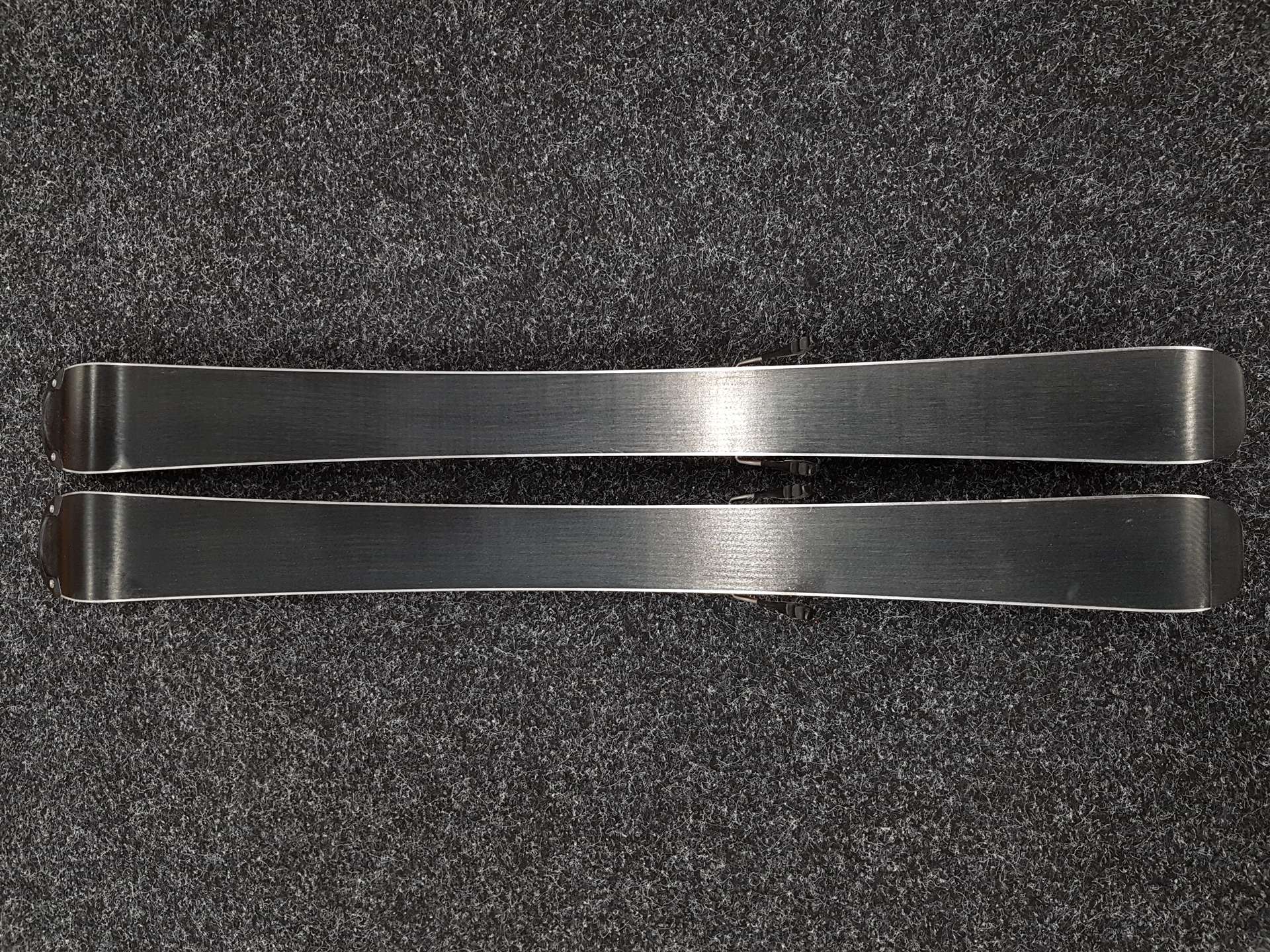 Gebrauchte Kinderski VÖLKL Racetiger GS + Bindungen Marker 4.5