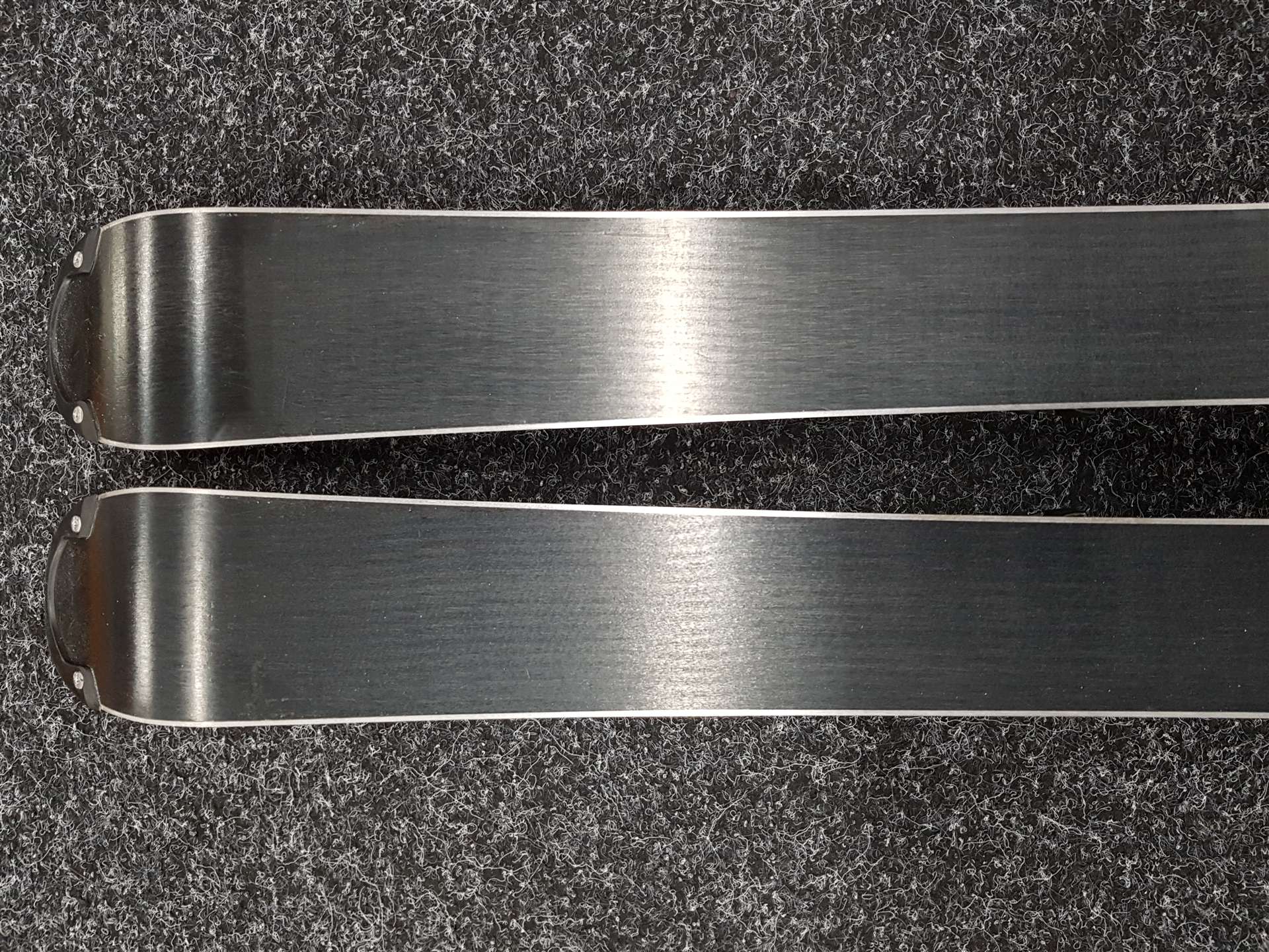Gebrauchte Kinderski VÖLKL Racetiger GS + Bindungen Marker 4.5