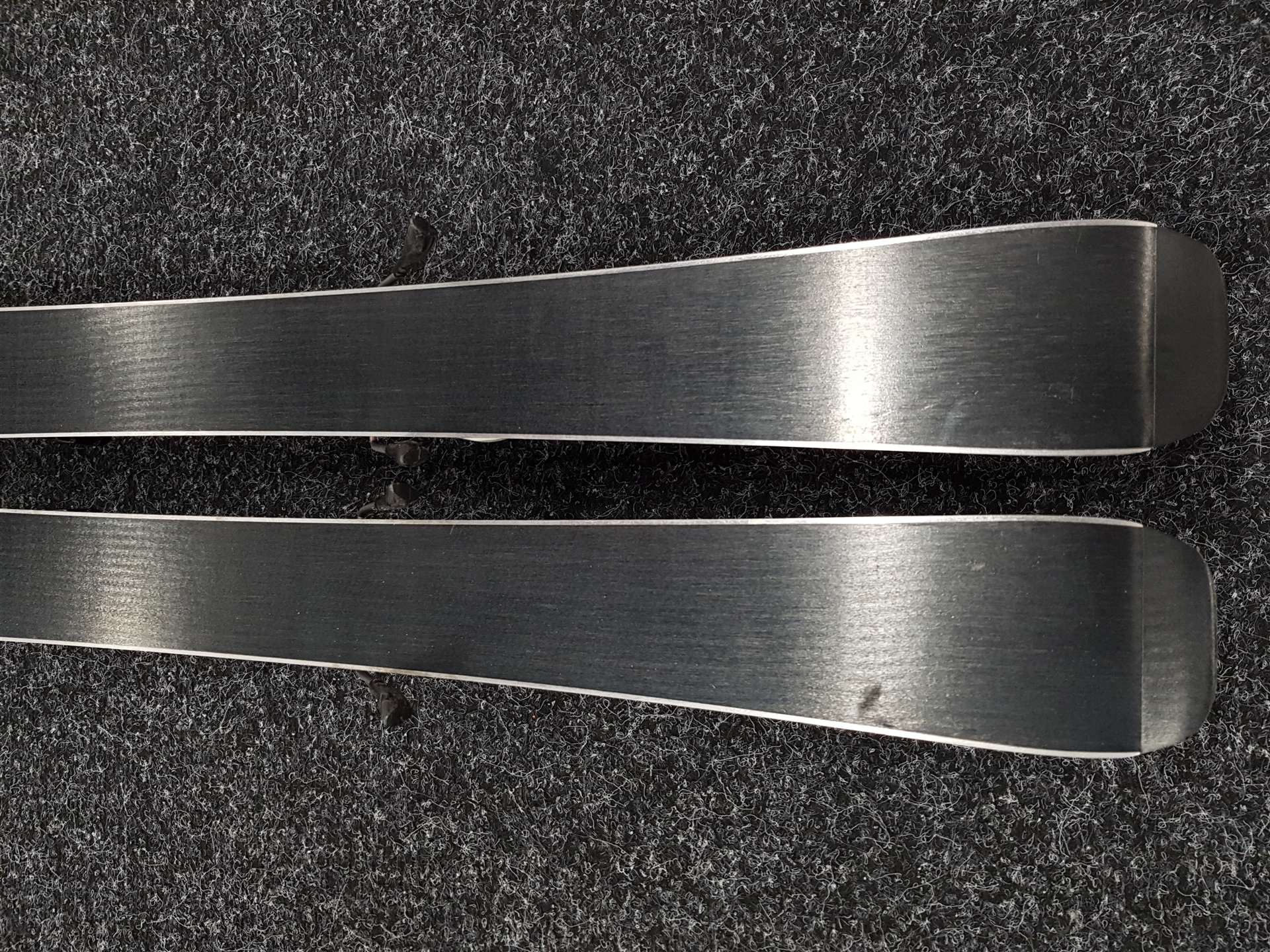 Gebrauchte Kinderski VÖLKL Racetiger GS + Bindungen Marker 4.5
