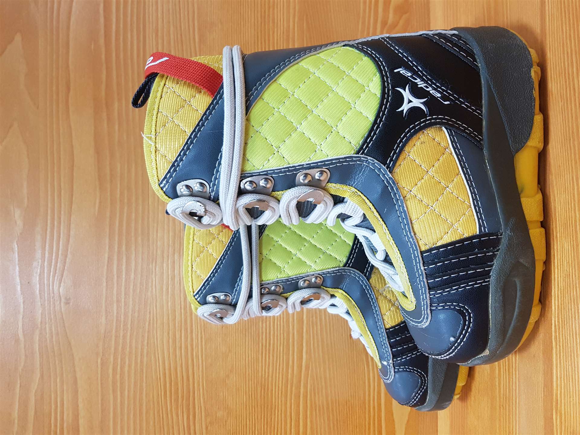 Použité snowboardové boty RADICAL