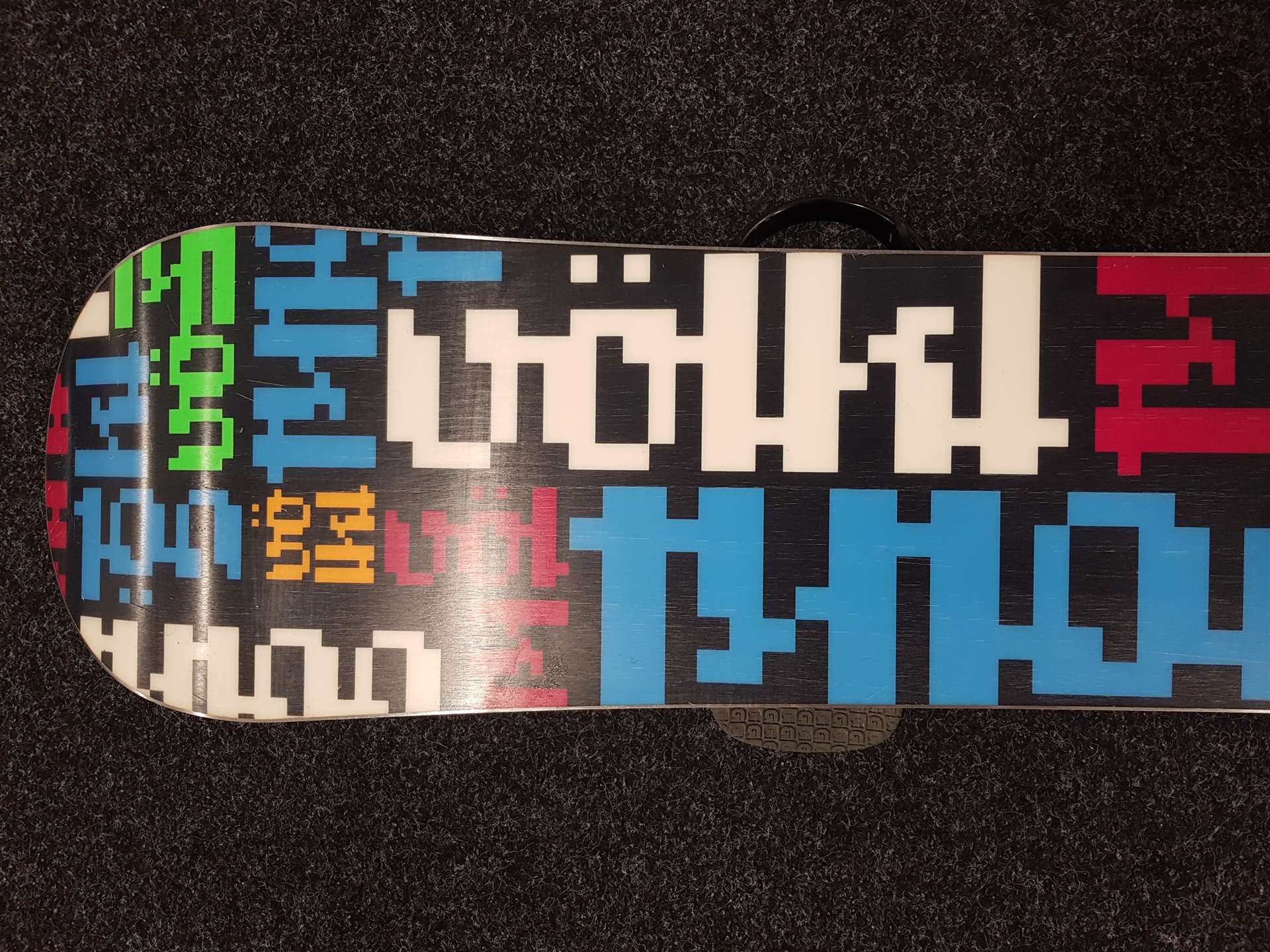 Použitý snowboard BURTON Pixel 148 + vázání Burton velikost S/M