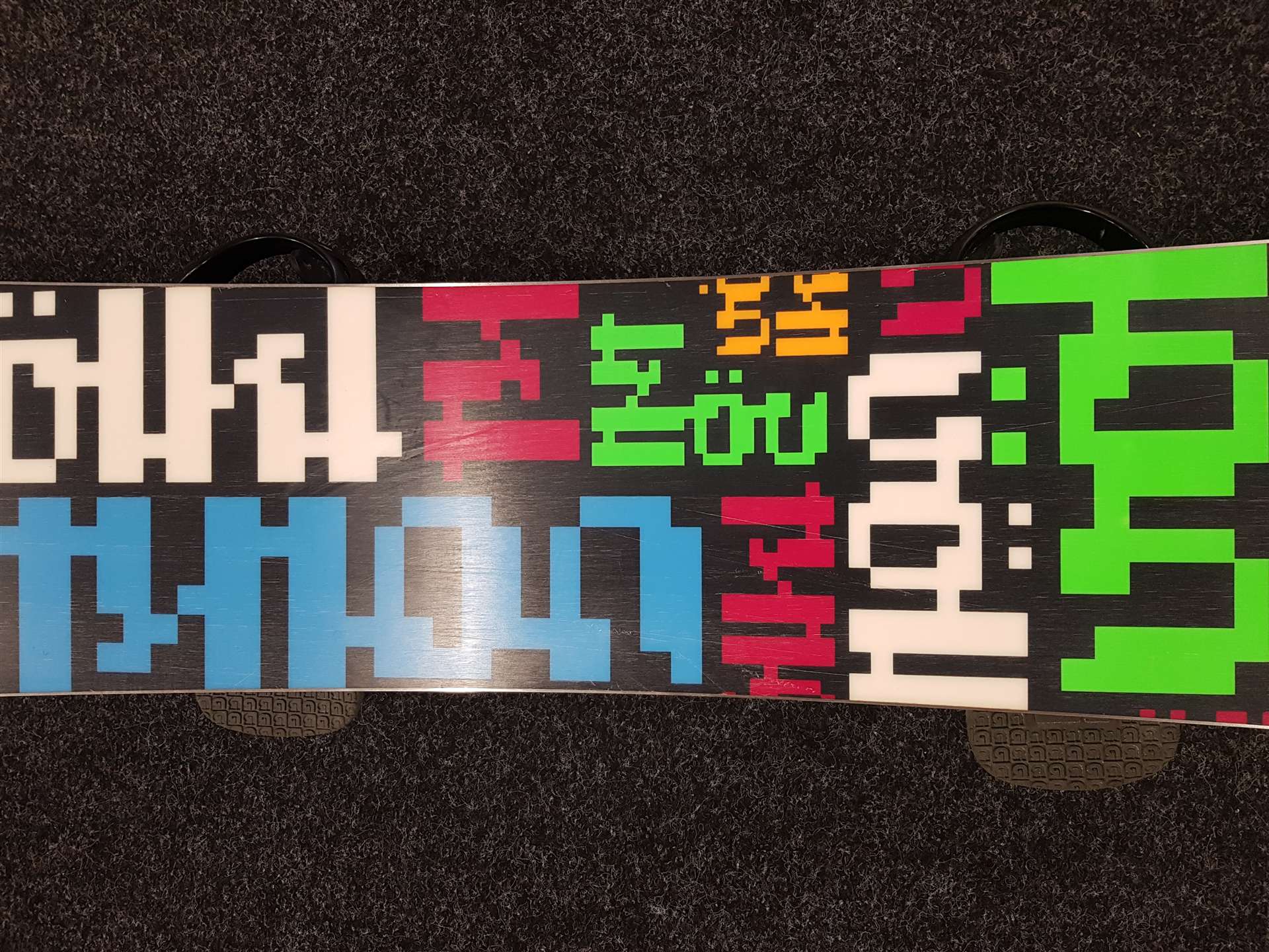 Použitý snowboard BURTON Pixel 148 + vázání Burton velikost S/M