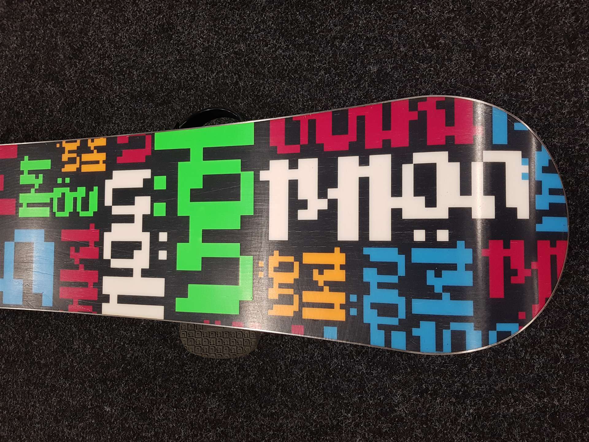 Použitý snowboard BURTON Pixel 148 + vázání Burton velikost S/M