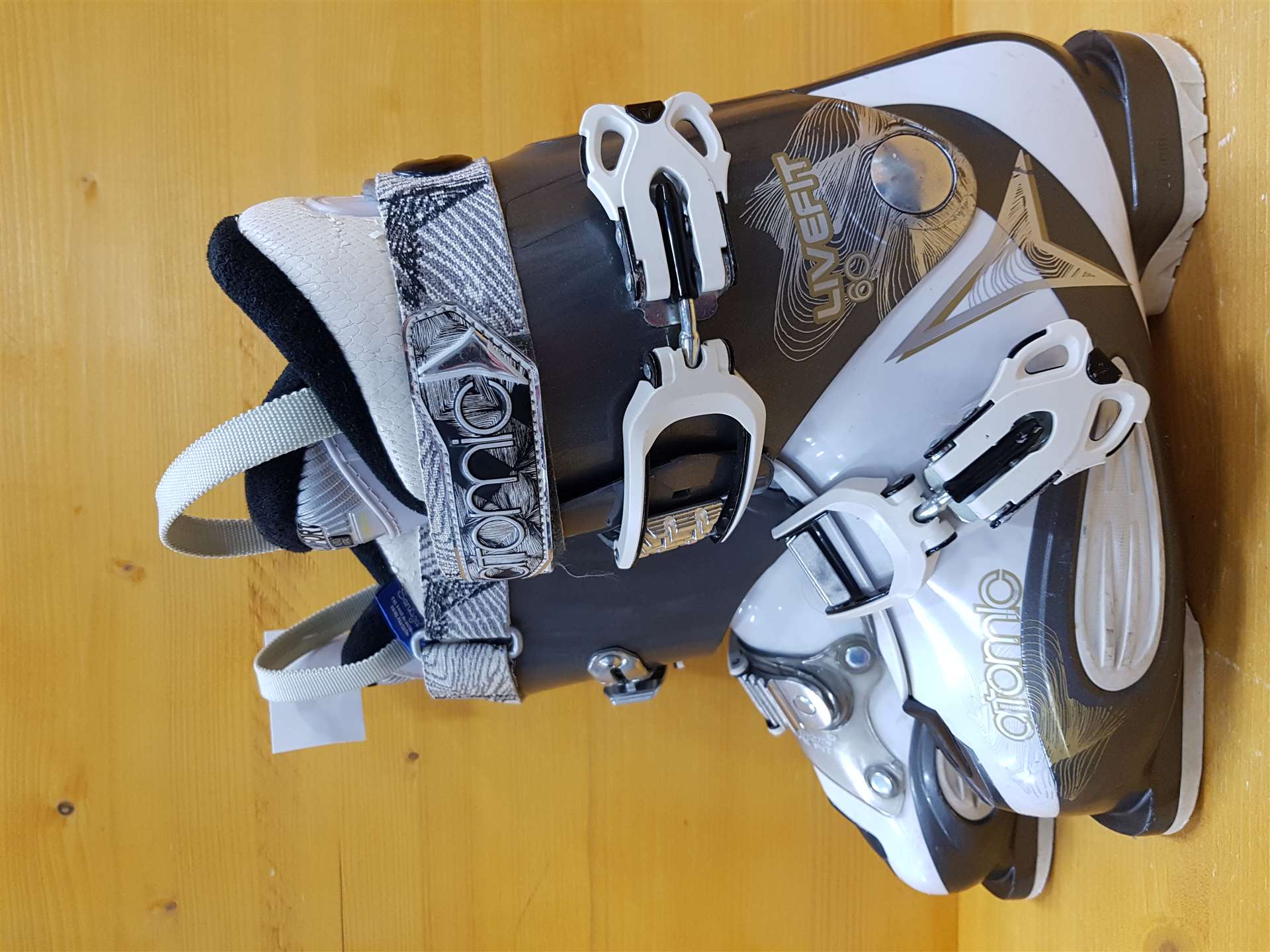 Używane buty narciarskie Atomic Livefit 60