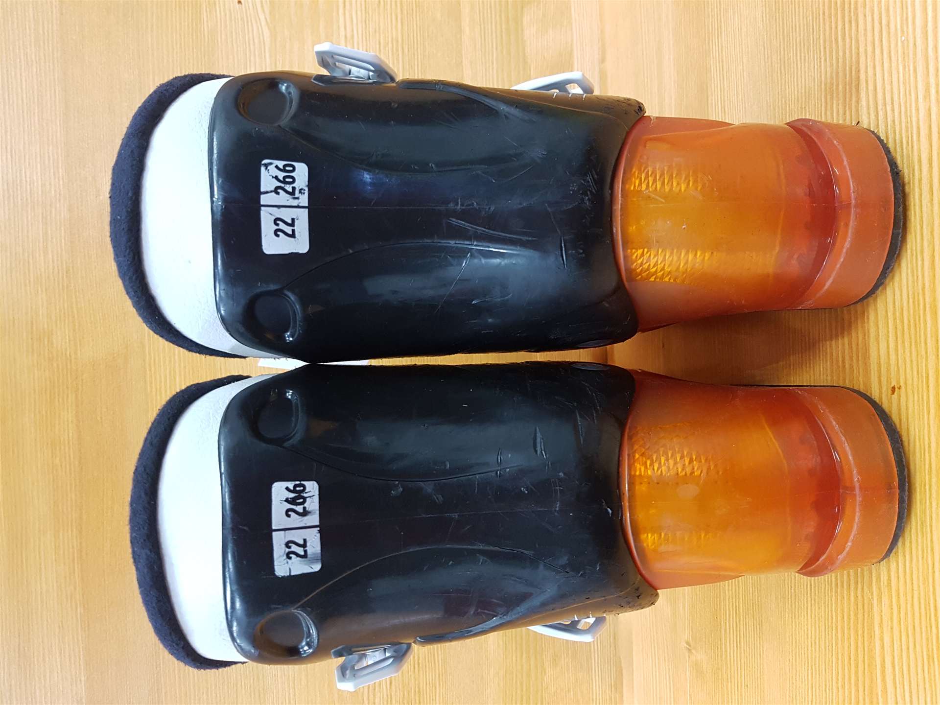 Clăpari de schi SALOMON T3 second-hand