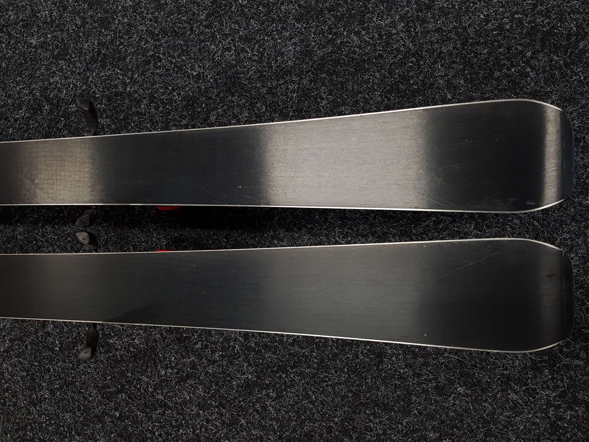 Skis enfant d'occasion ATOMIC Redster XT + fixations Atomic XTE 7