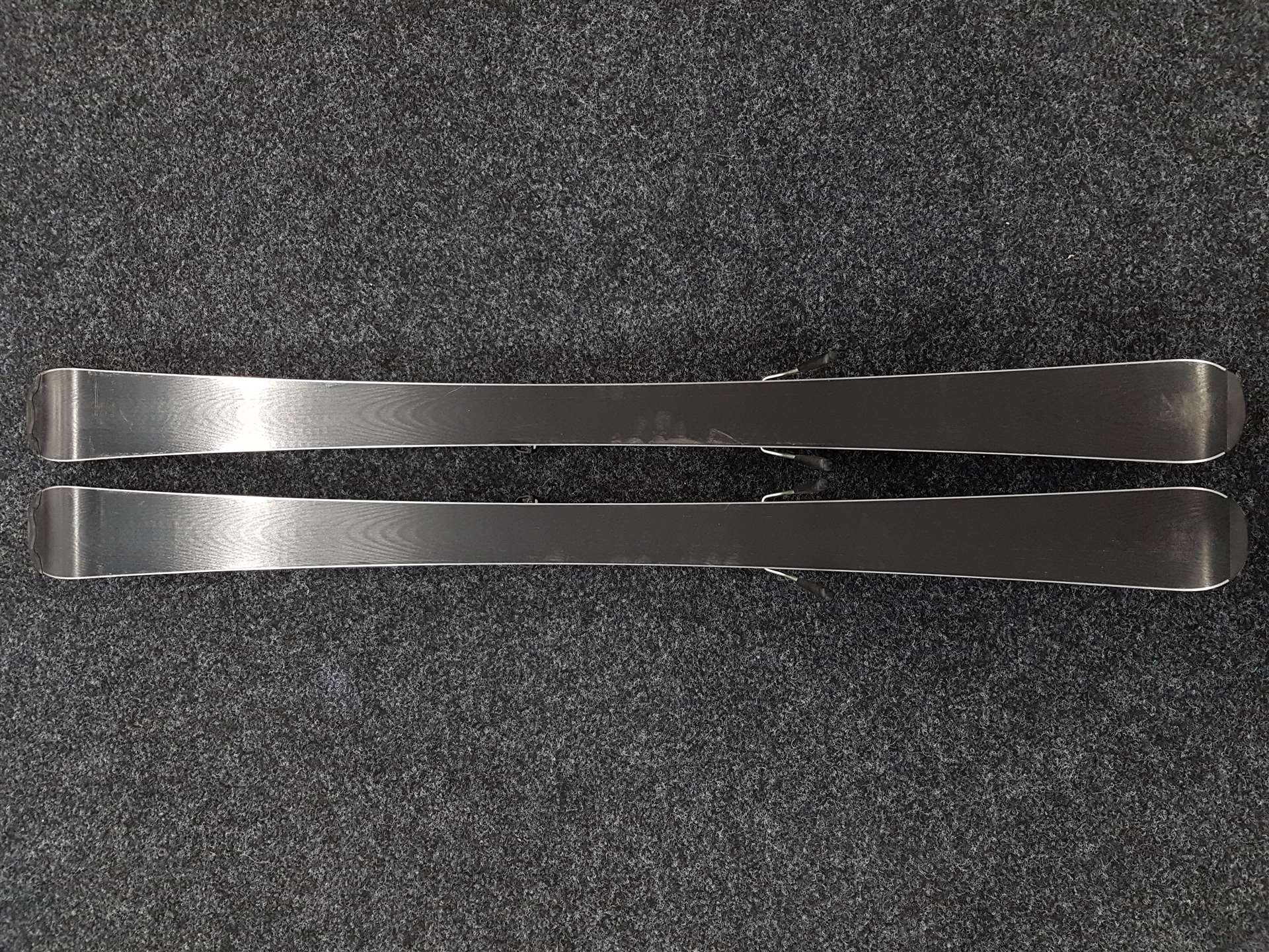 Używane narty HEAD Super Shape + wiązania Head SLR 7.5