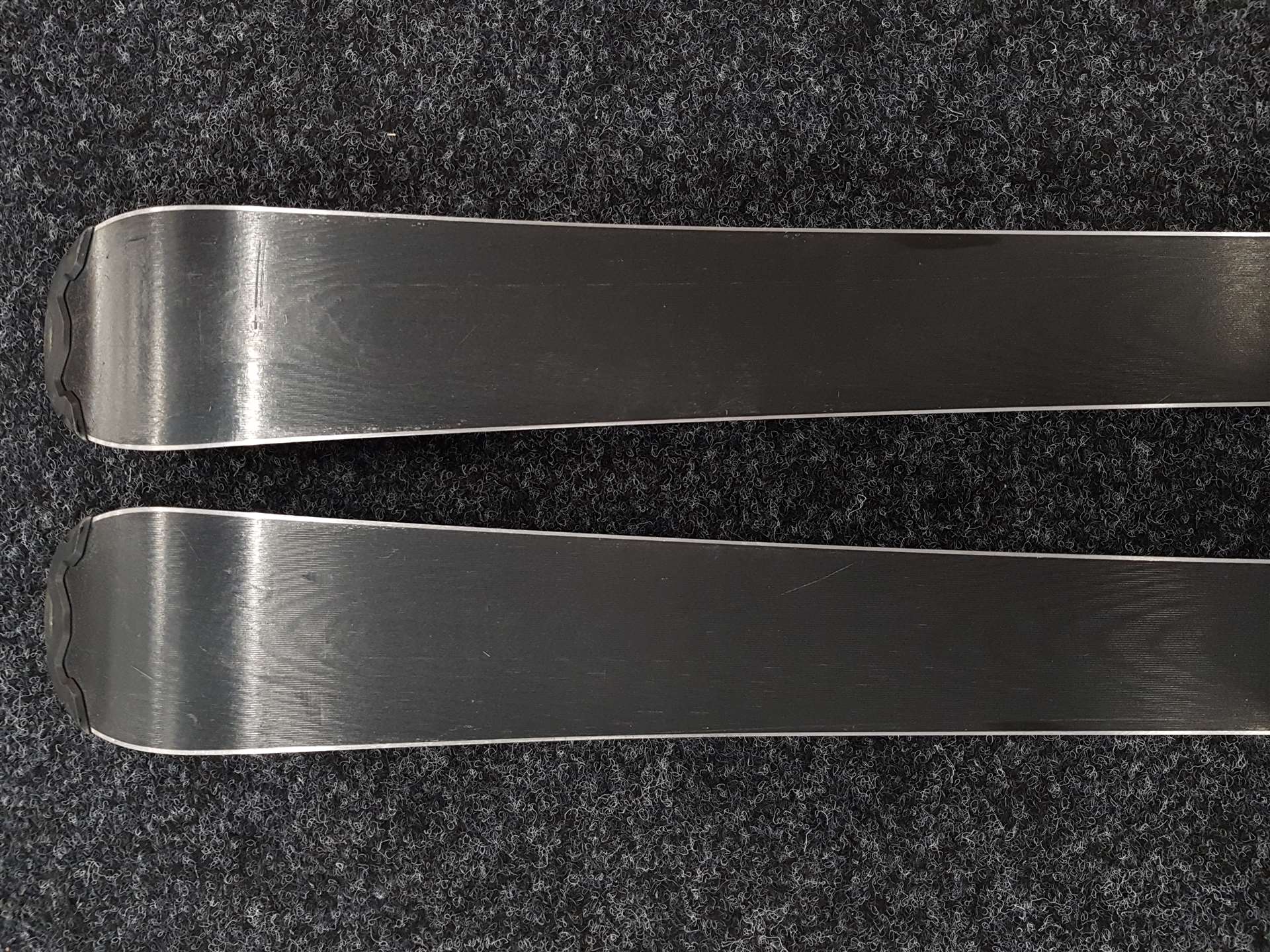 Używane narty HEAD Super Shape + wiązania Head SLR 7.5