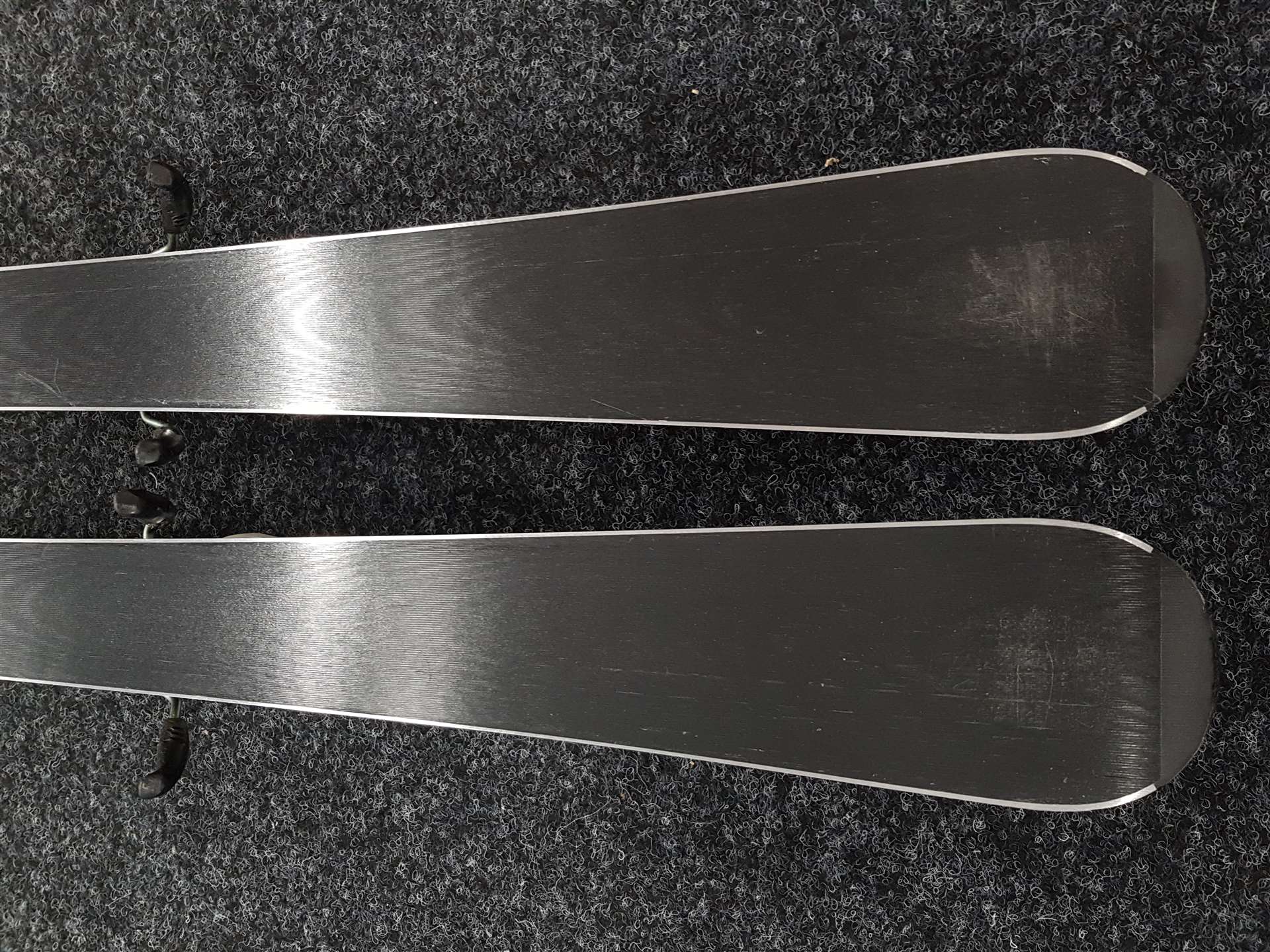 Używane narty HEAD Super Shape + wiązania Head SLR 7.5