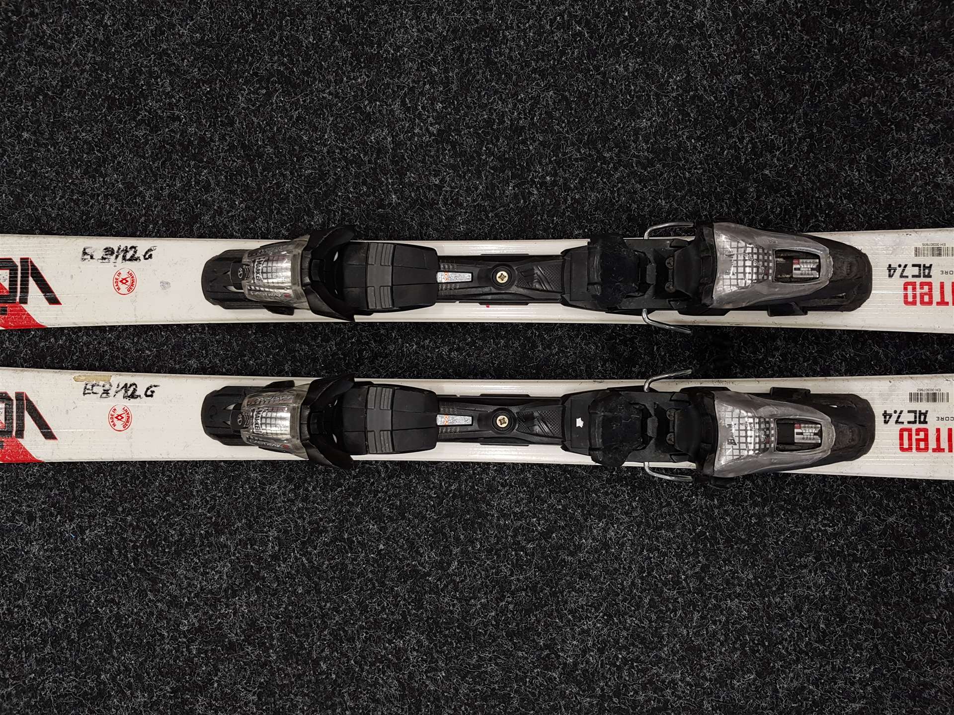 Gebrauchte VOLKL Unlimited Ski + Marker Fastrak2 Bindungen 10