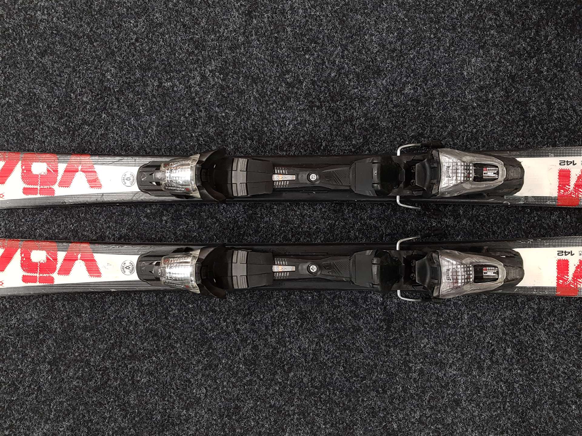 Schiuri VOLKL RTM 7.4 folosite + legături Marker Fastrak 10