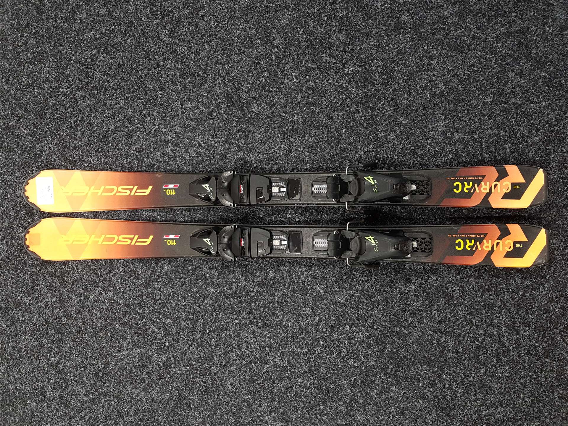Použité dětské lyže FISCHER Curv RC + vázání Fischer FJ 4 AC