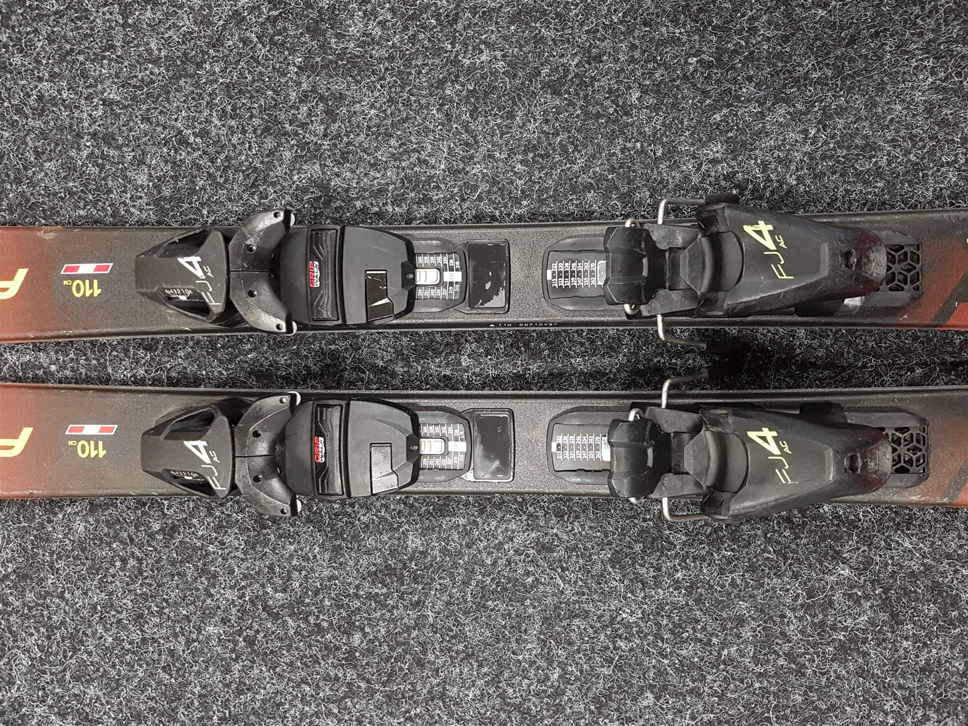 Gebrauchte Kinderski FISCHER Curv RC + Bindungen Fischer FJ 4 AC