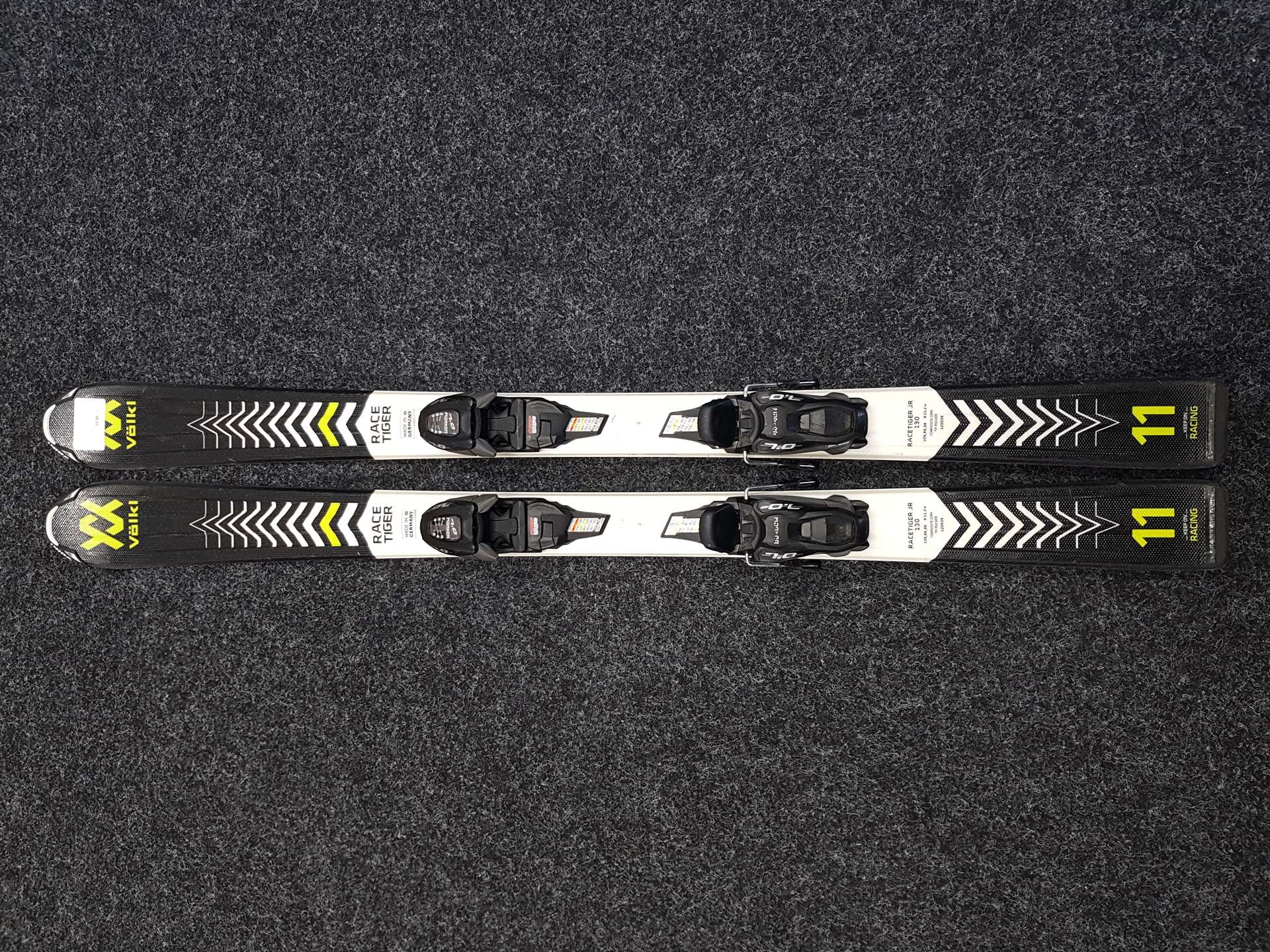 Rabljene otroške smuči VOLKL Racetiger JR + vezi Marker 7.0