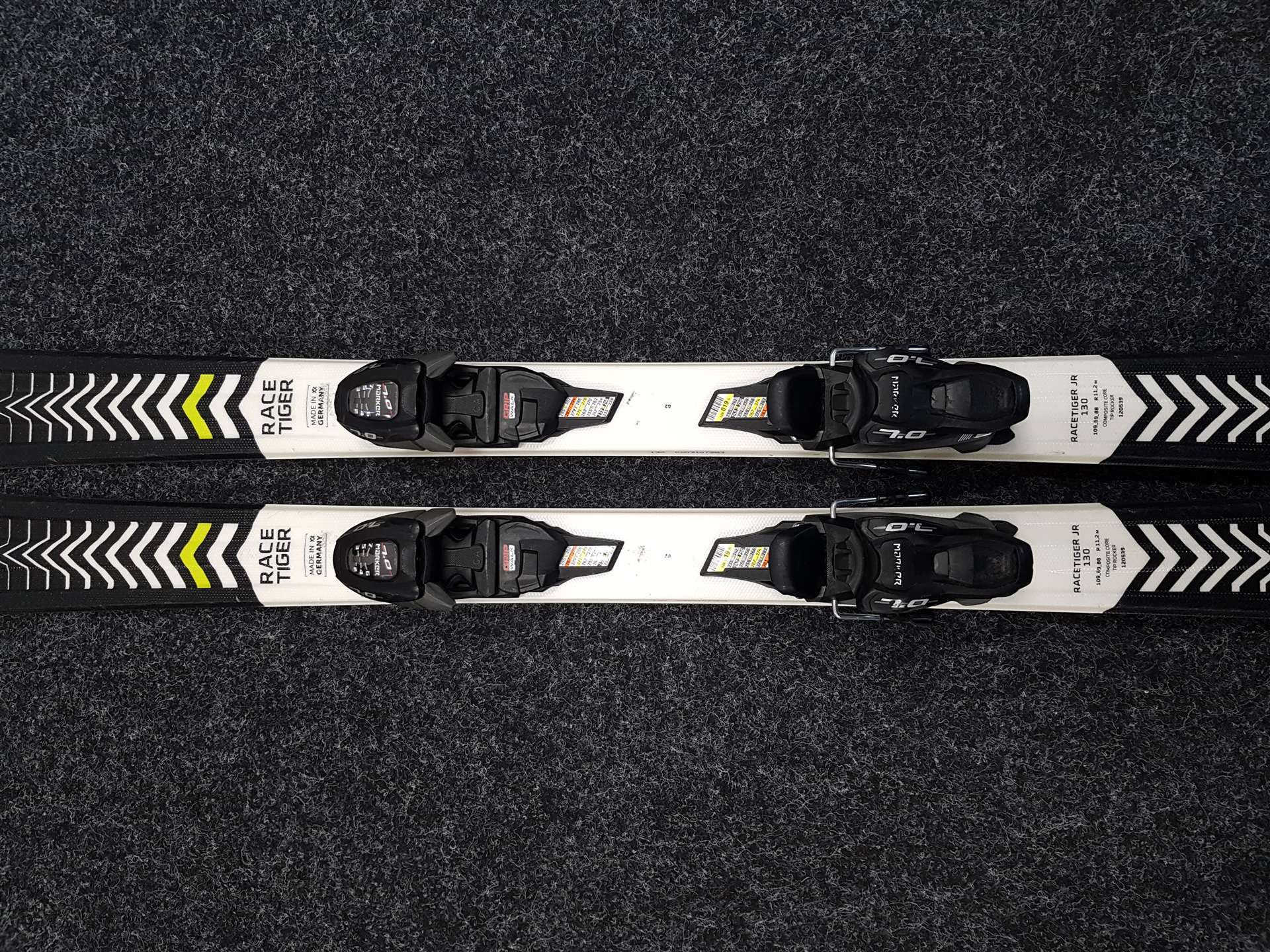 Rabljene otroške smuči VOLKL Racetiger JR + vezi Marker 7.0