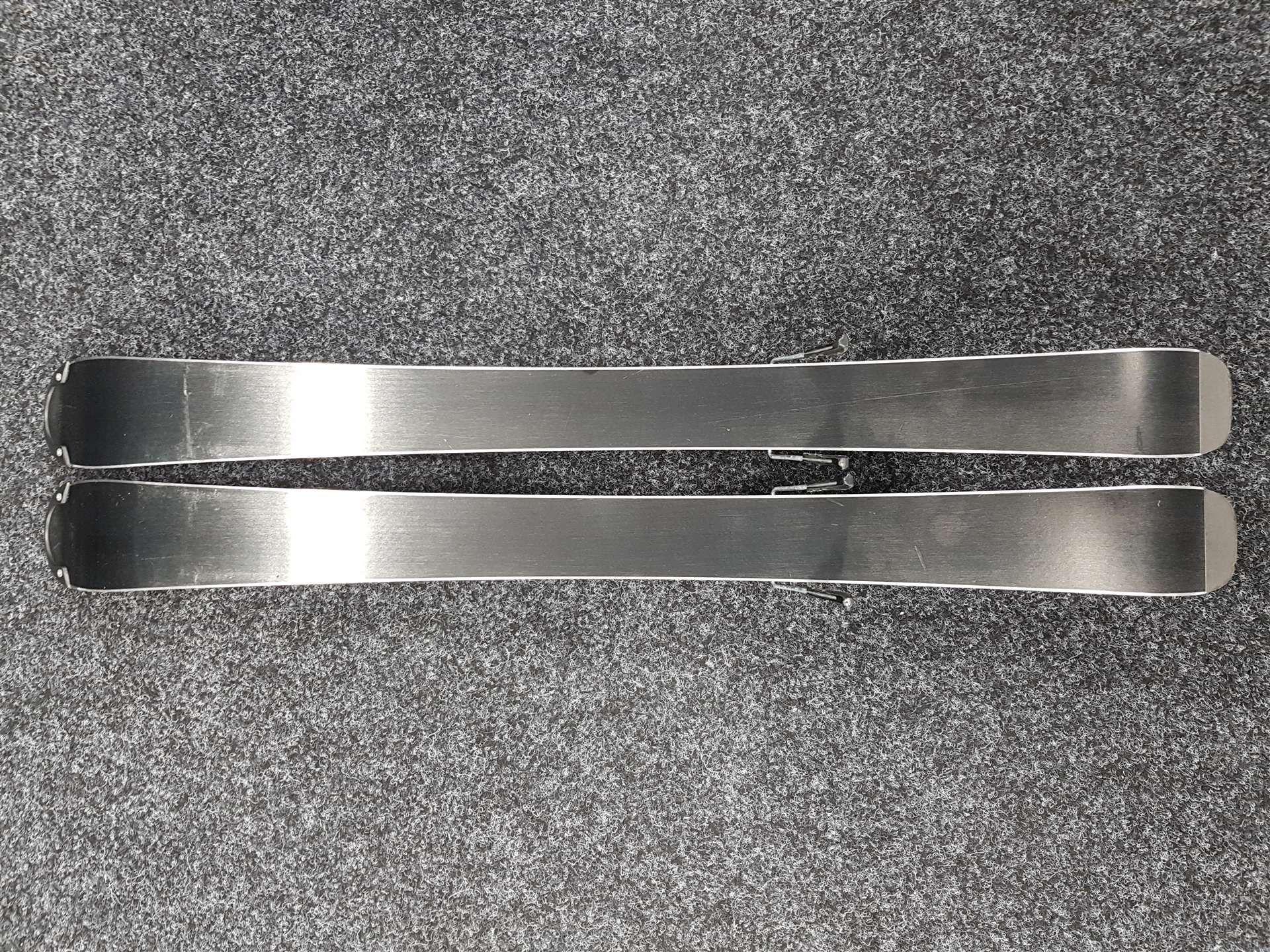 Használt gyermek síléc VOLKL Racetiger JR + kötés Marker 4.5