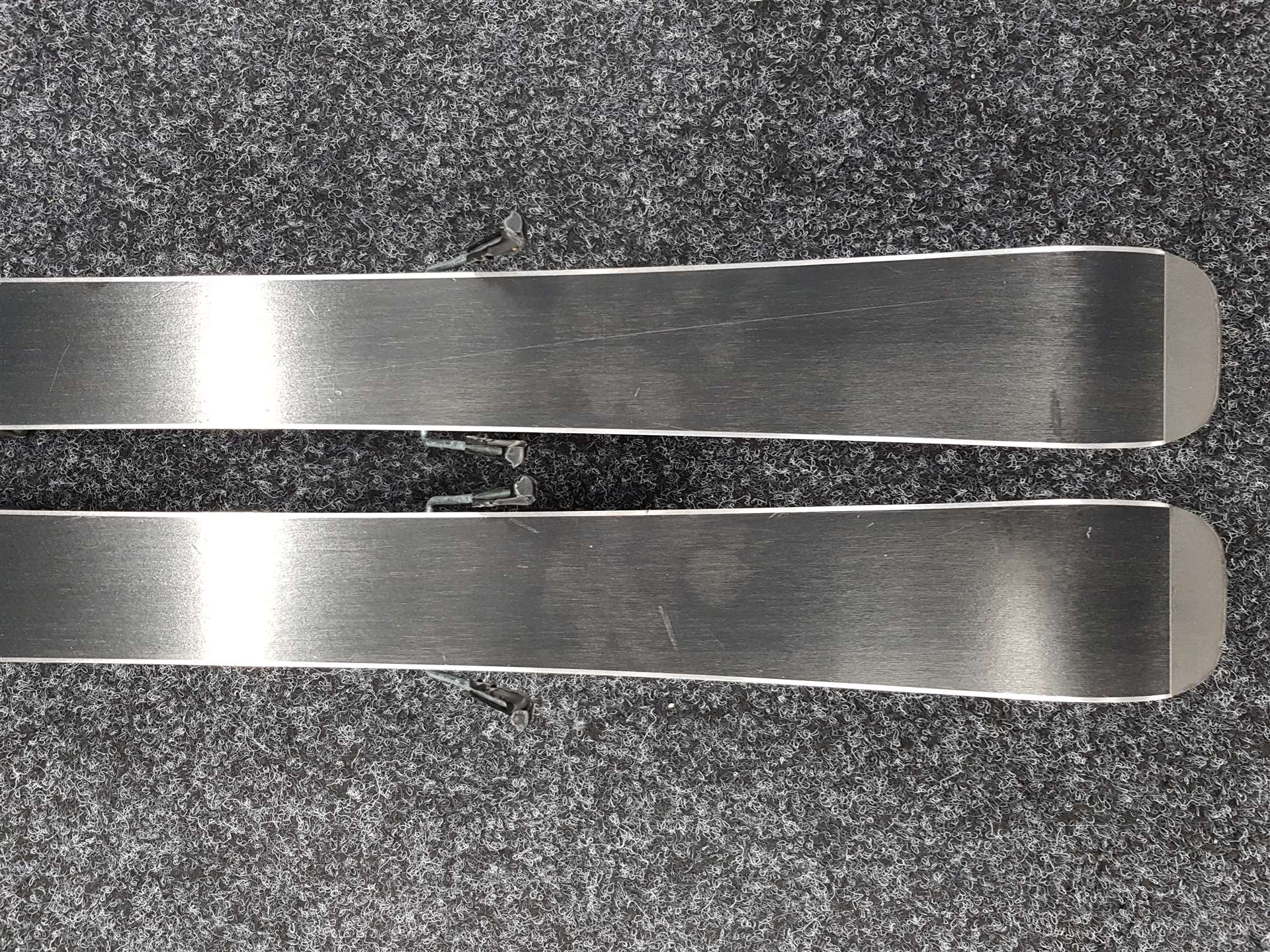 Használt gyermek síléc VOLKL Racetiger JR + kötés Marker 4.5
