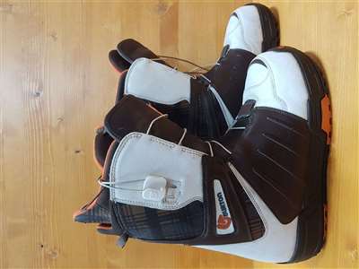 Použité snowboardové boty BURTON Imprint
