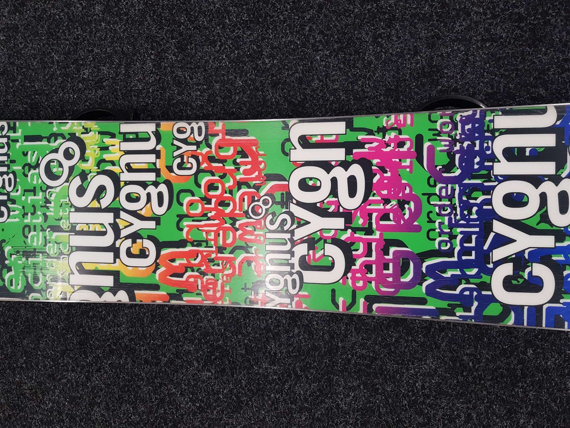 Használt CYGNUS Rebel snowboard + elsőkerék-meghajtású kötés S/M méret