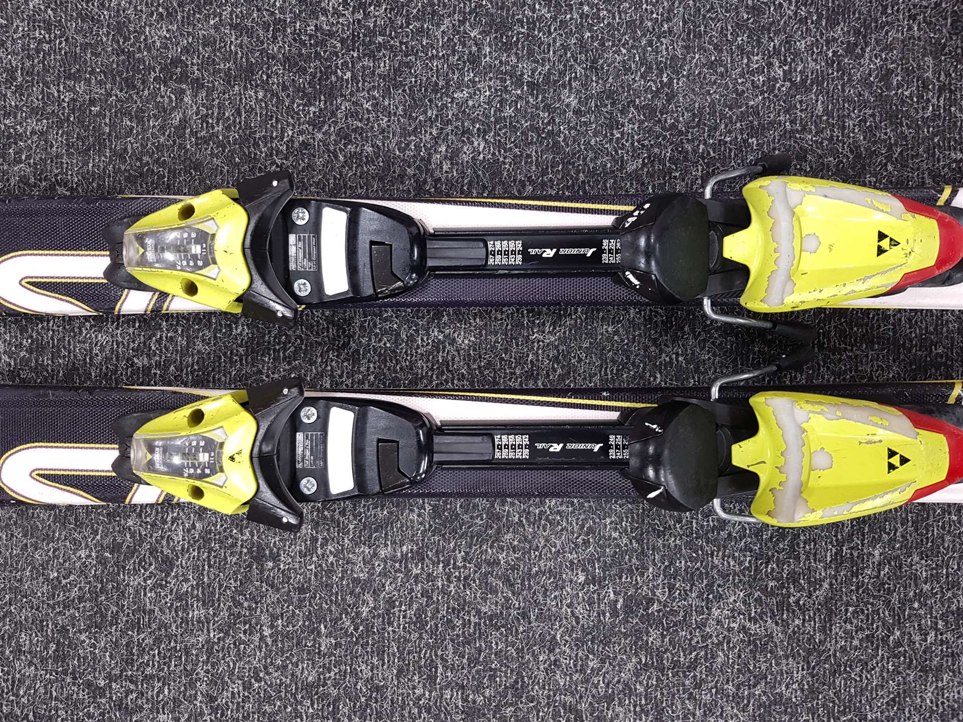 Schiuri FISCHER RACE folosite