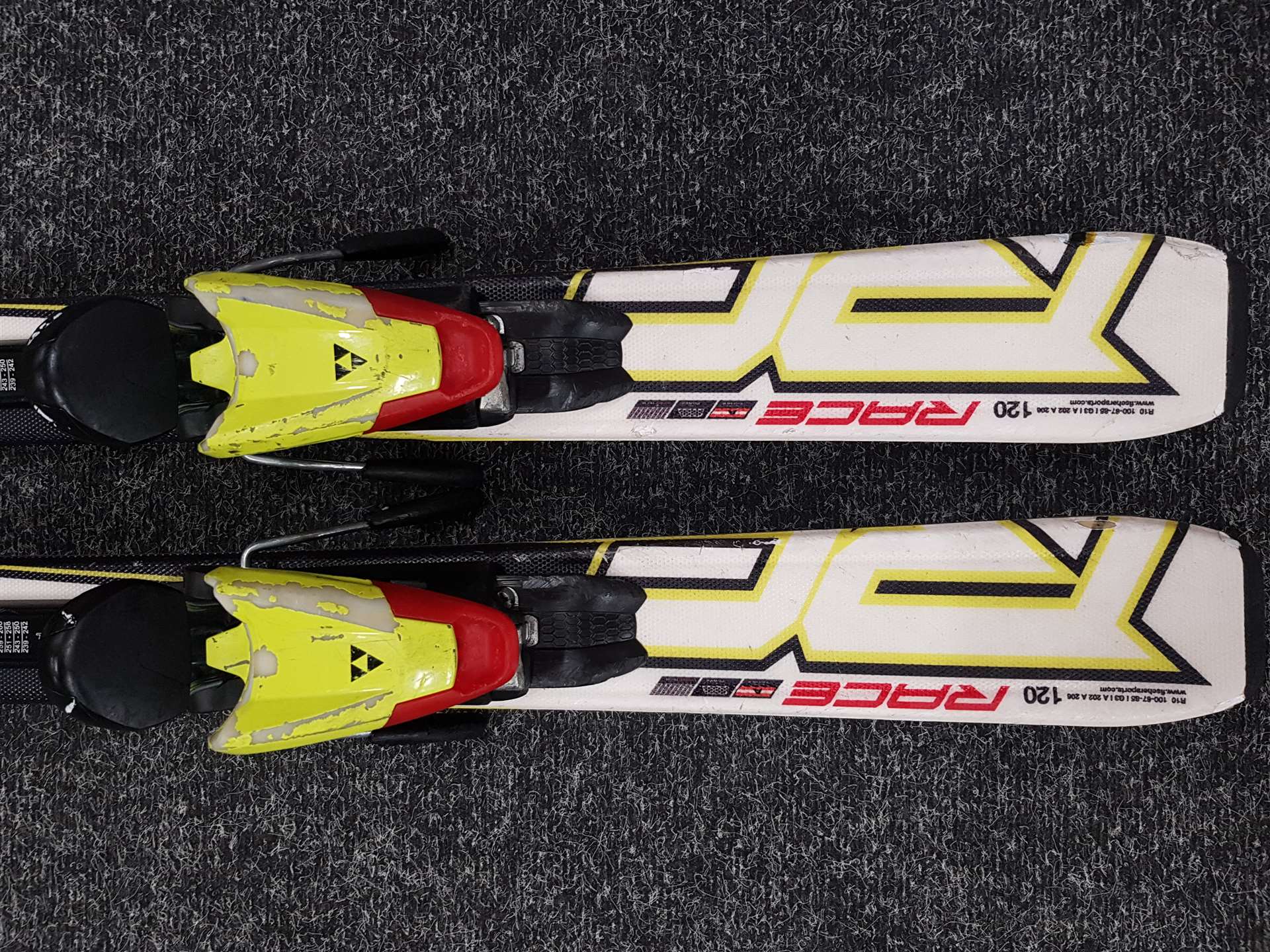 Schiuri FISCHER RACE folosite
